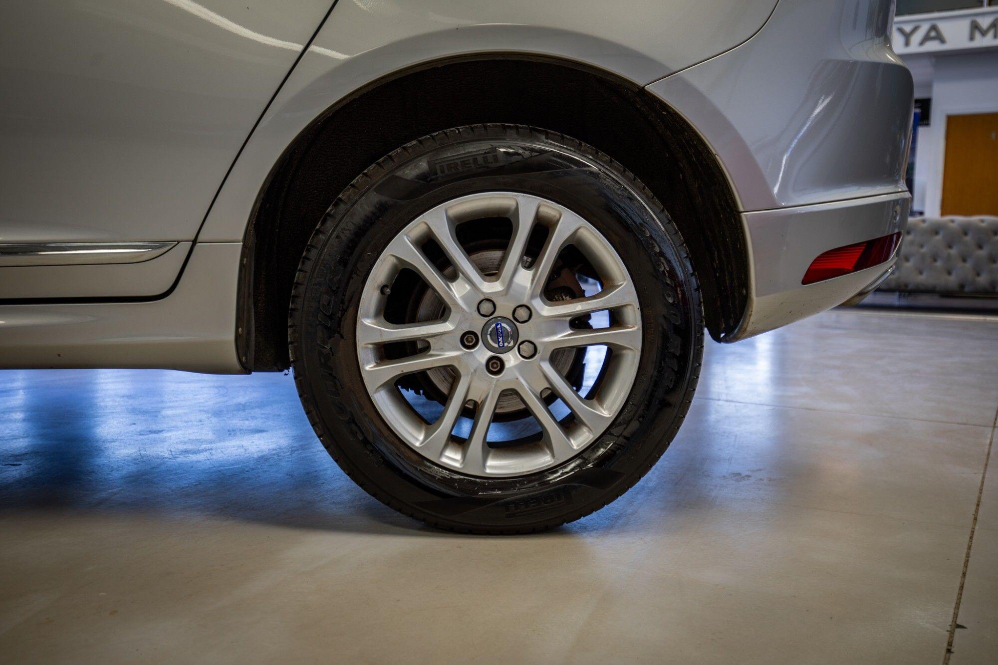 Volvo XC60 view 7