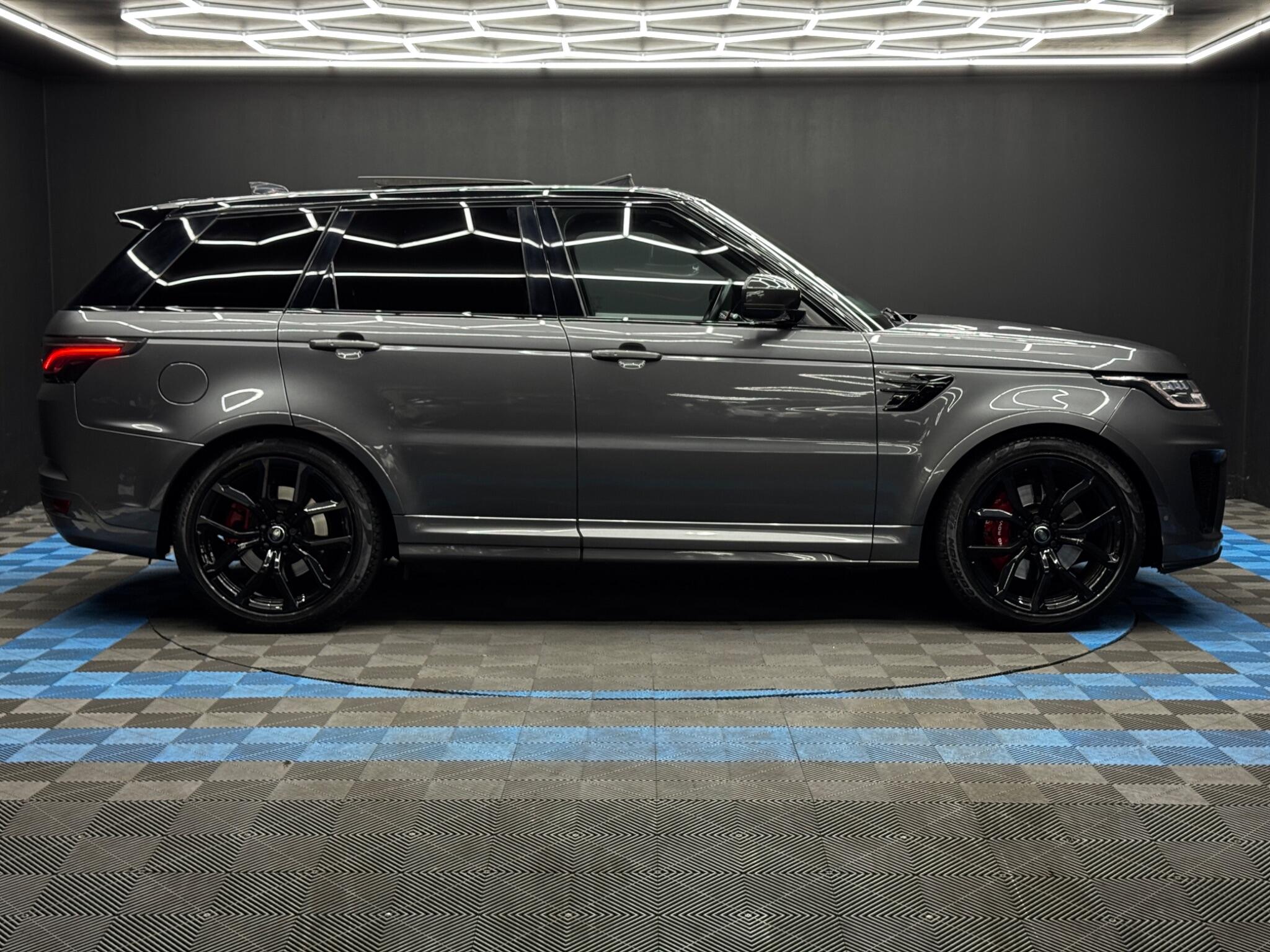 Land Rover Range Rover Sport view 4