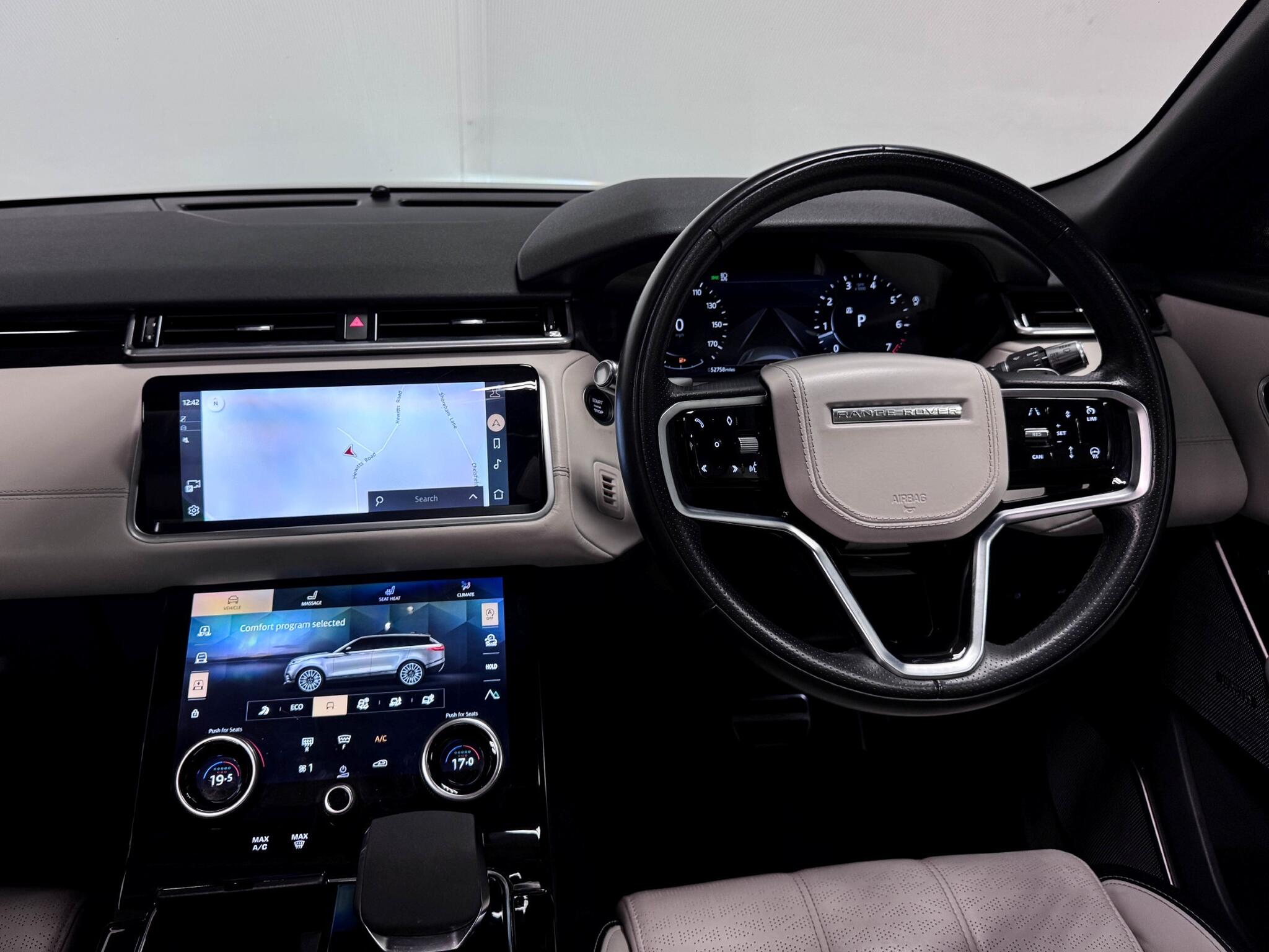 Land Rover Range Rover Velar view 16