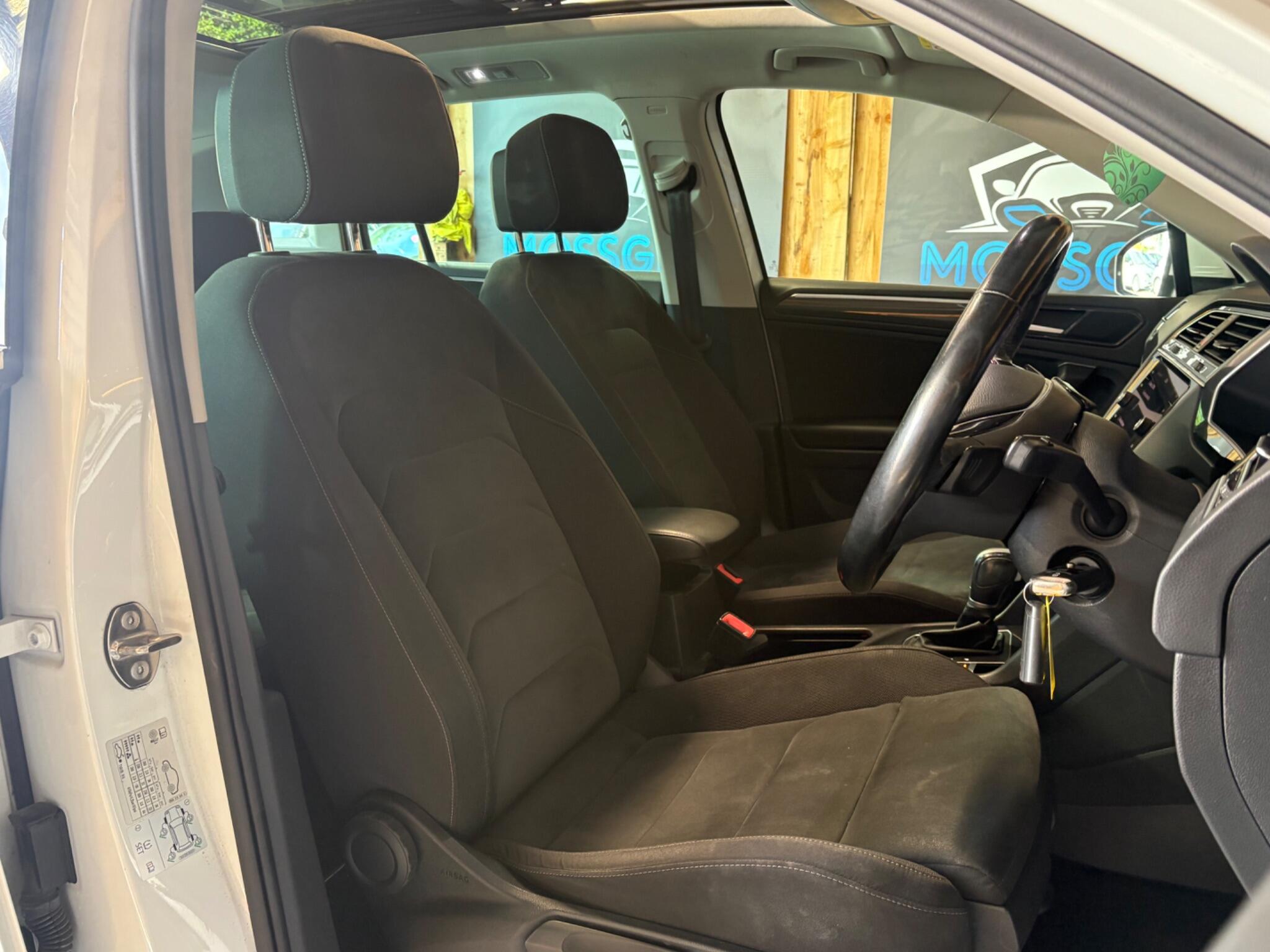 Volkswagen Tiguan view 13