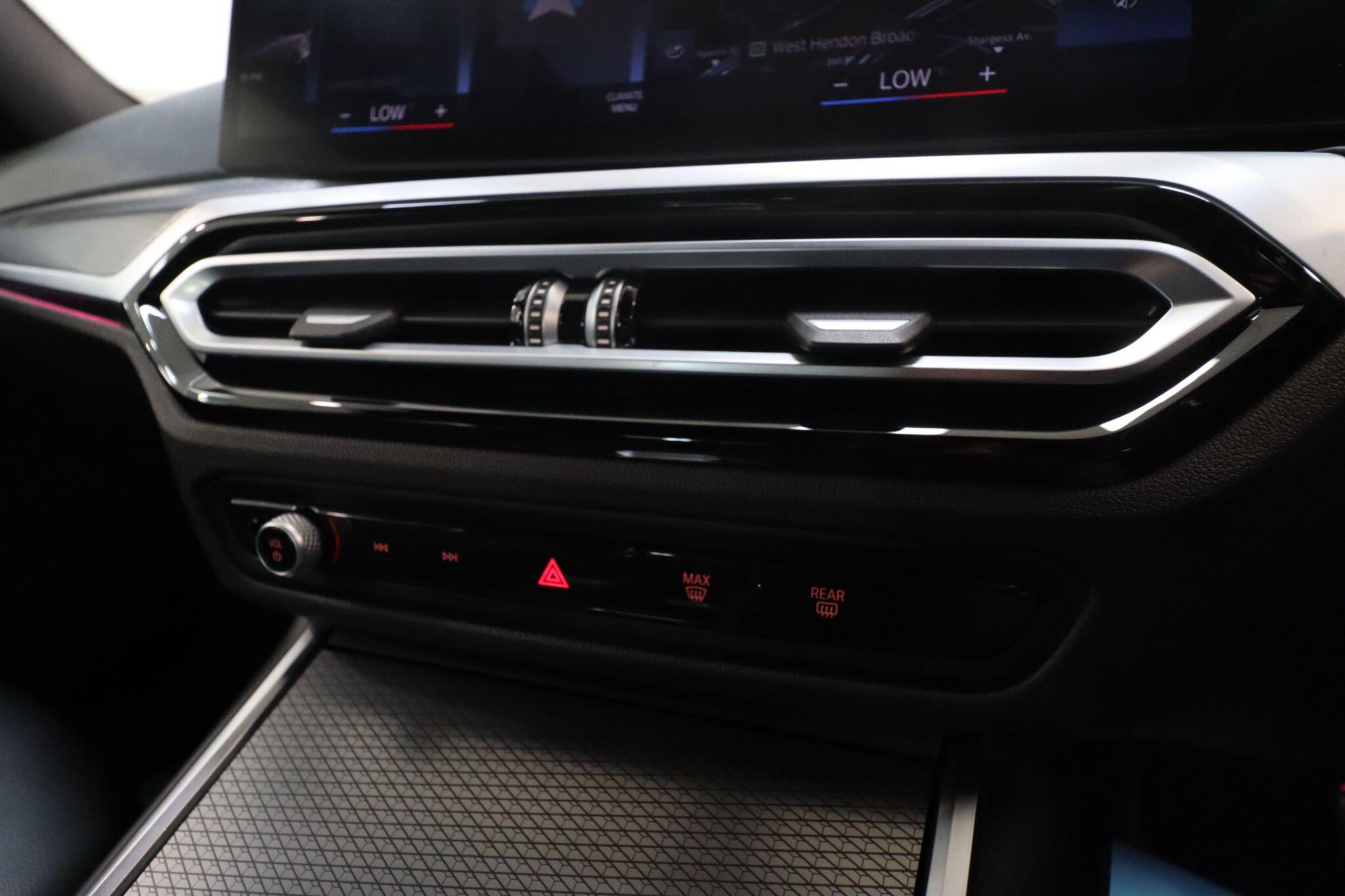 BMW 3 Series view 19