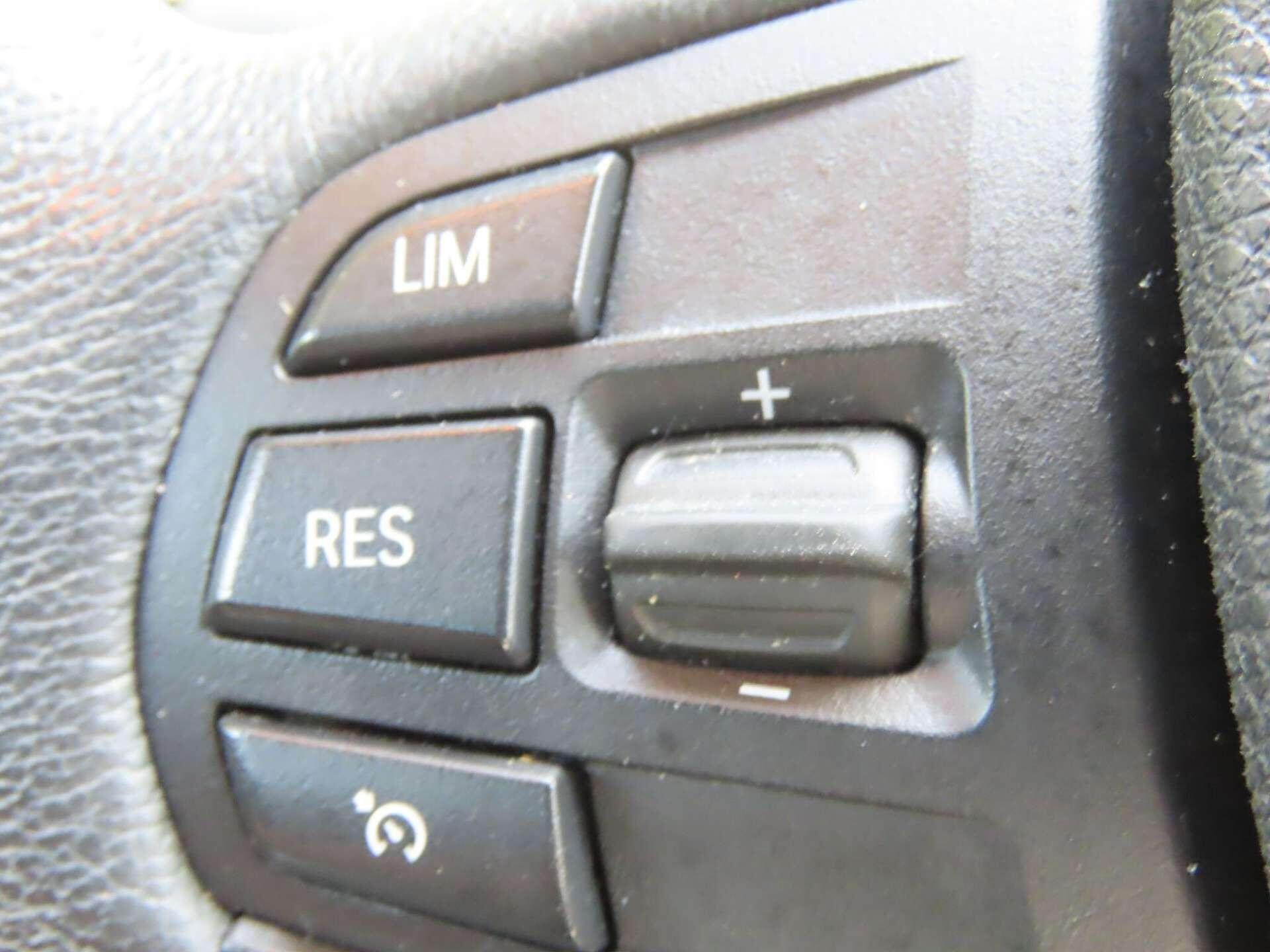 BMW 1 Series view 14