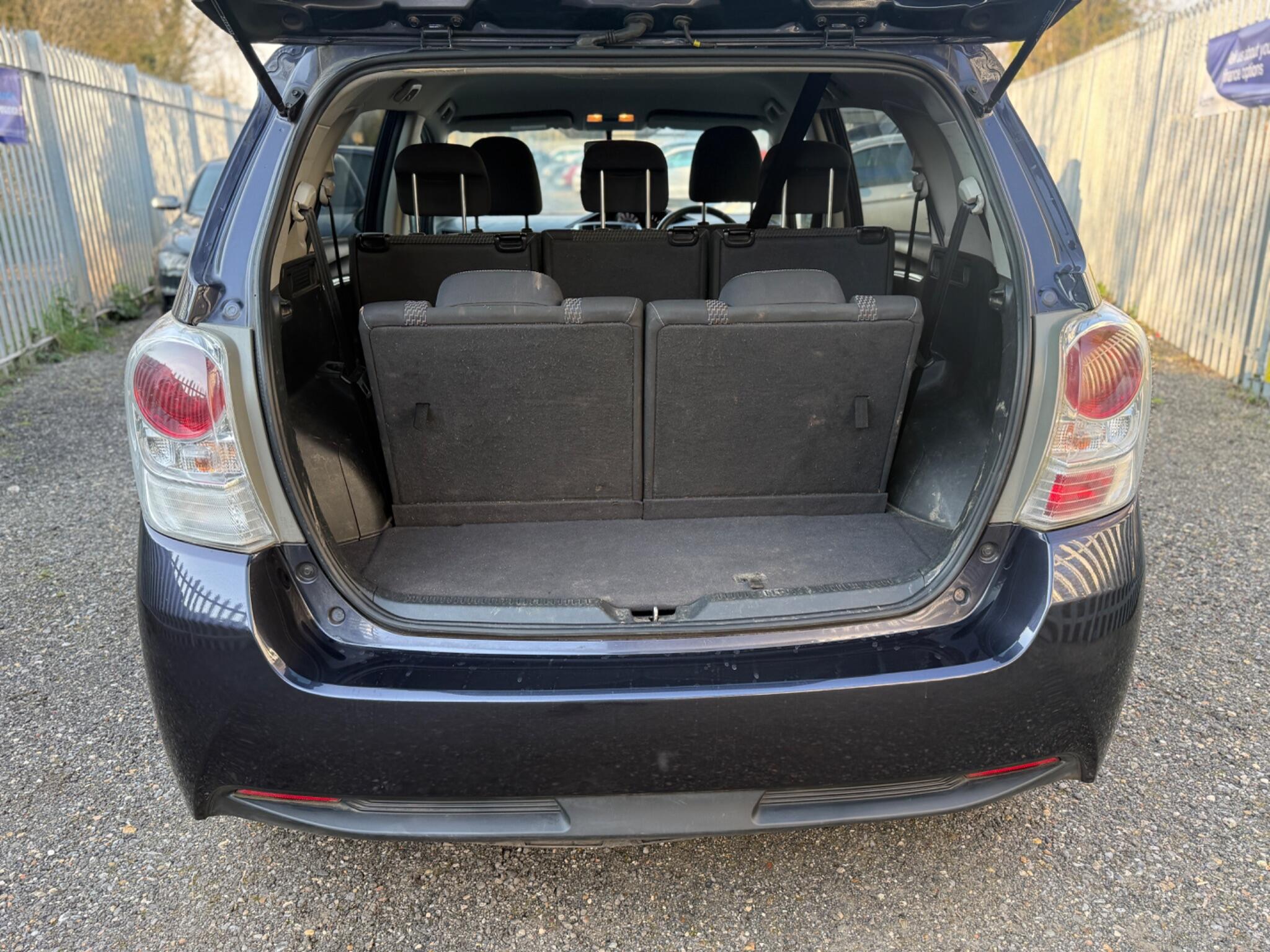 2015 Toyota Verso image 25