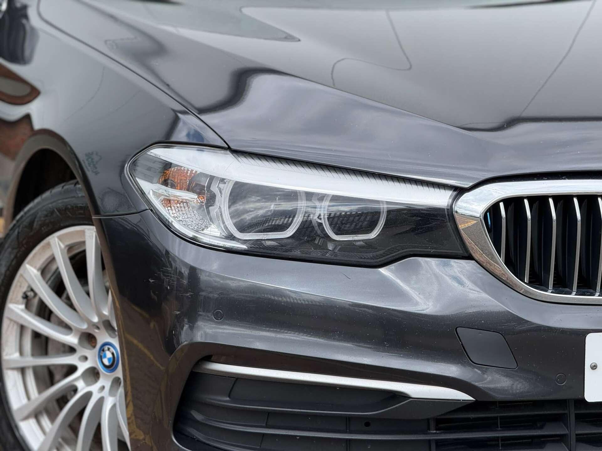 BMW 5 Series view 22