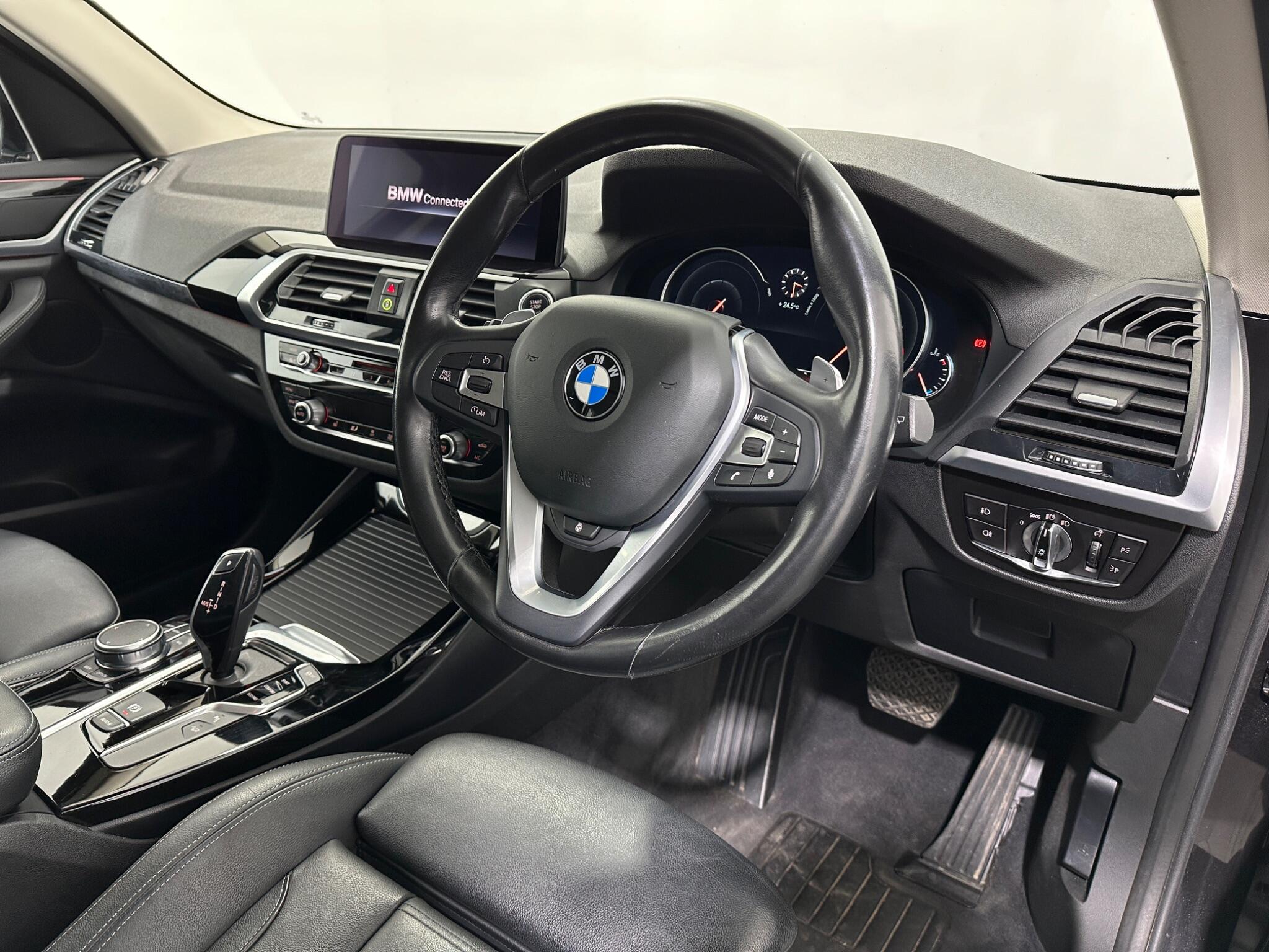 BMW X3 view 11