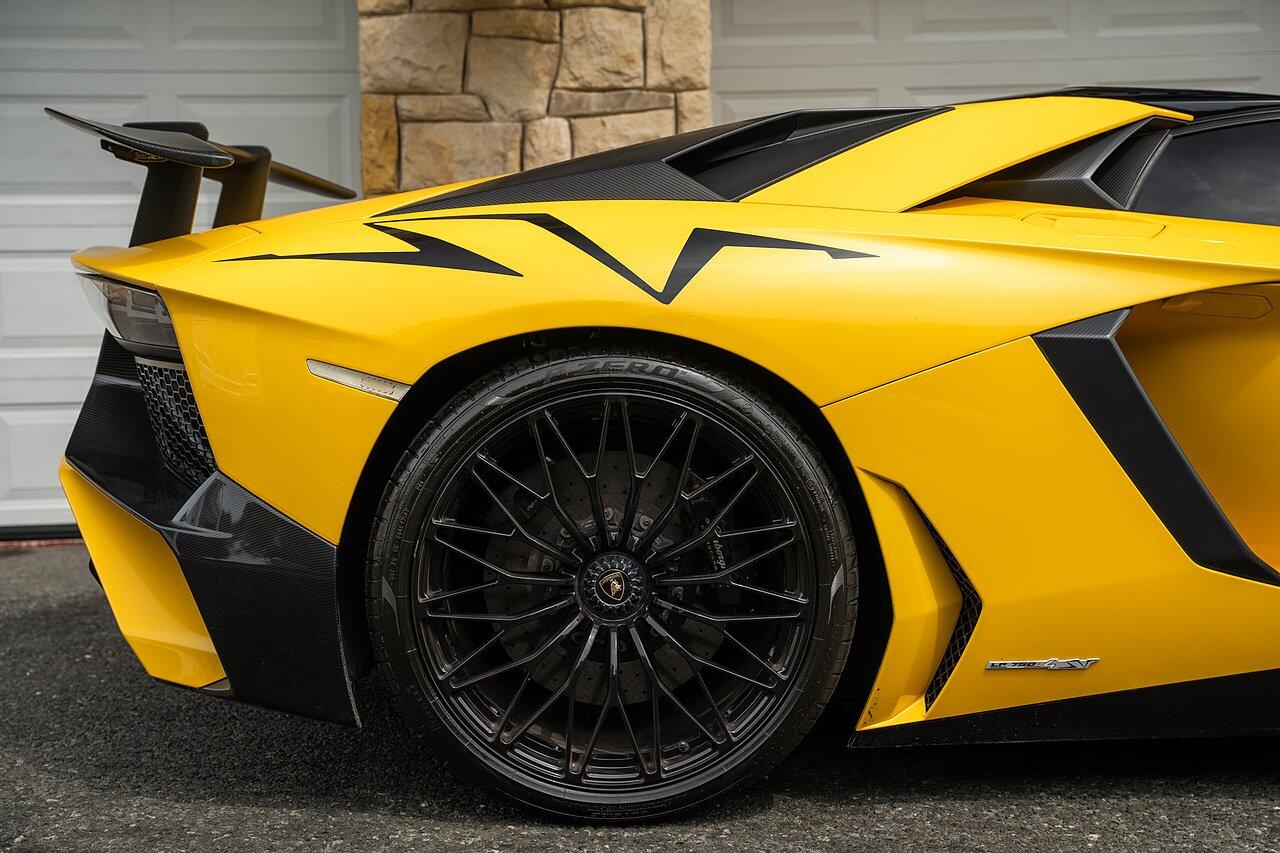 Lamborghini Aventador view 6