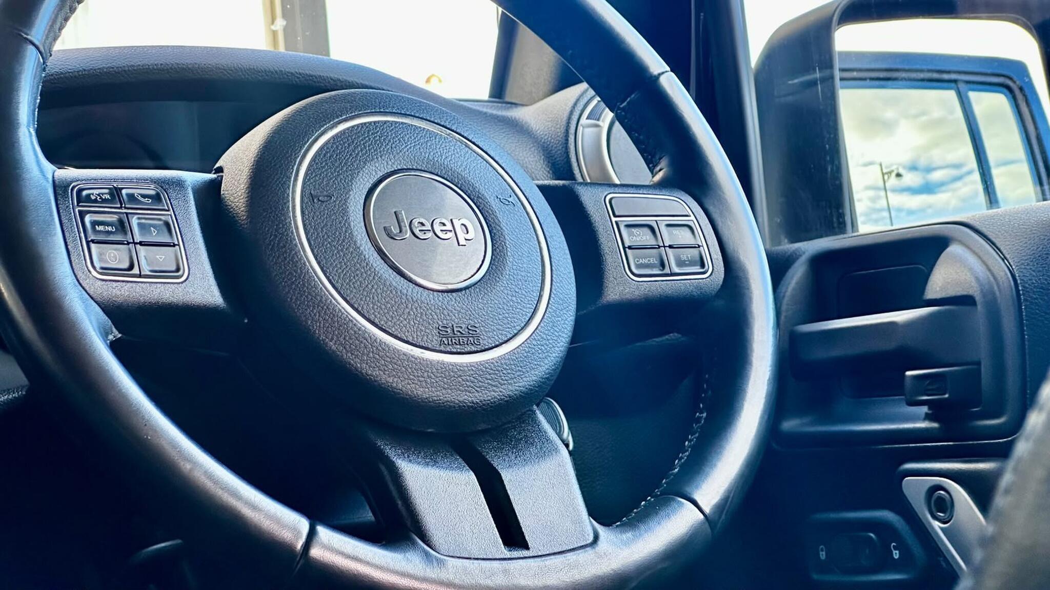 Jeep Wrangler view 38