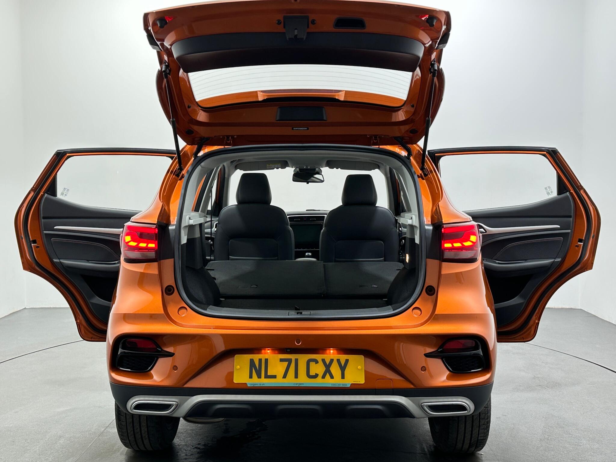 MG ZS view 43