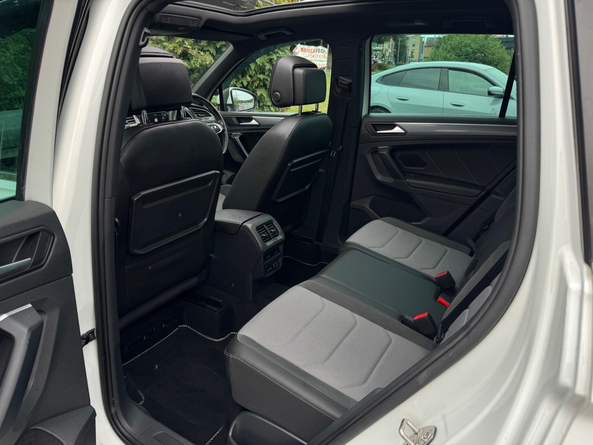 Volkswagen Tiguan view 28