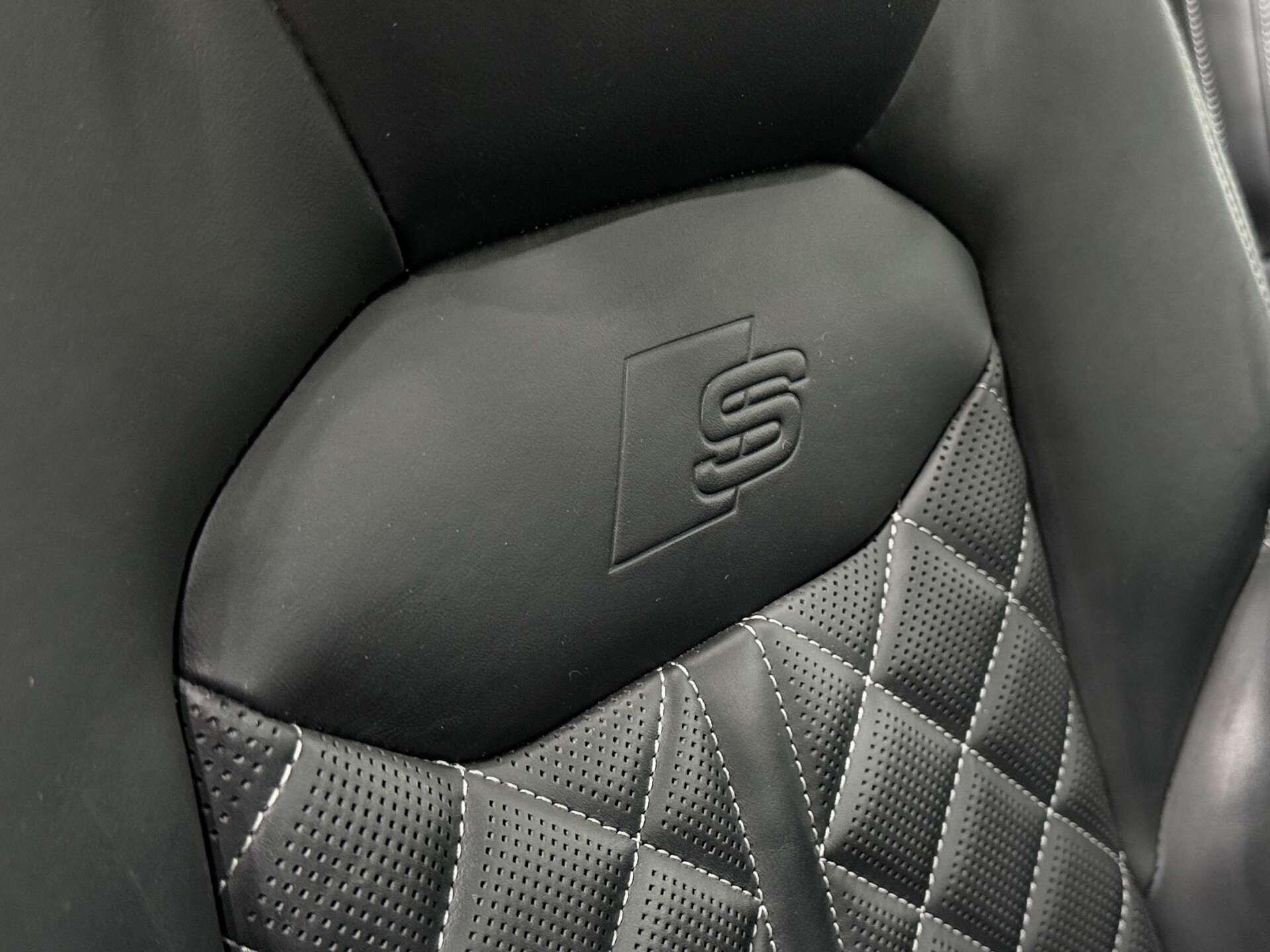Audi SQ7 view 45