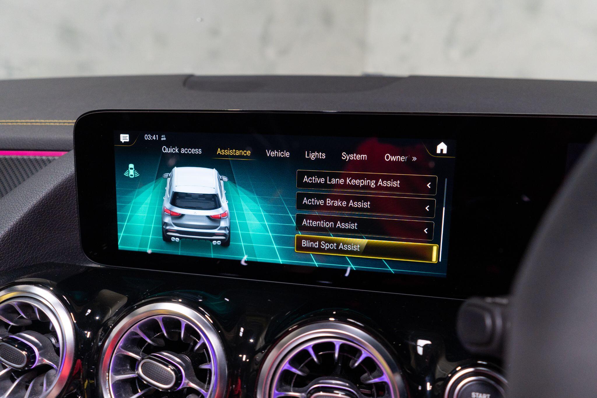 Mercedes-Benz Gla view 26