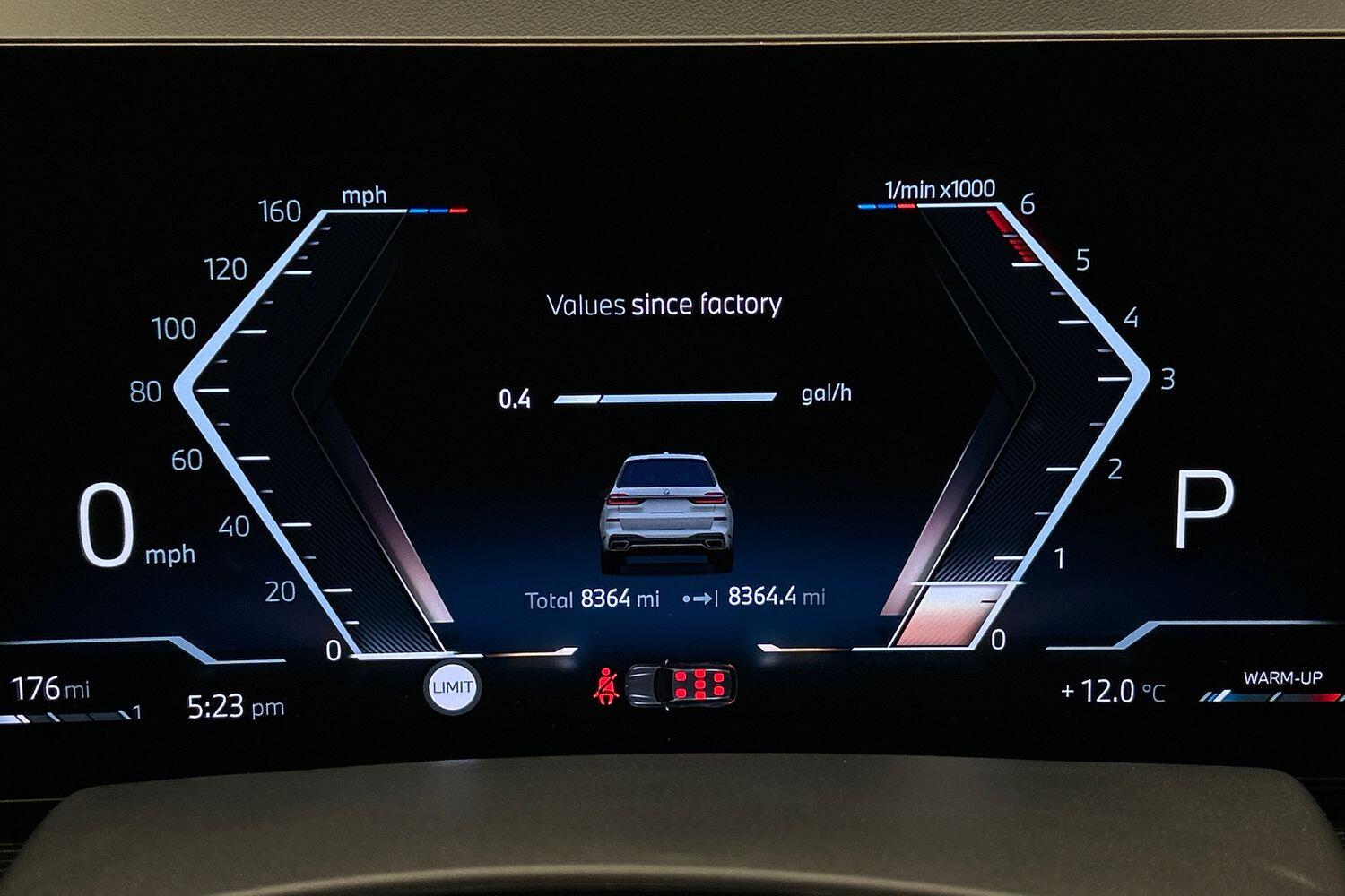 BMW X7 view 10