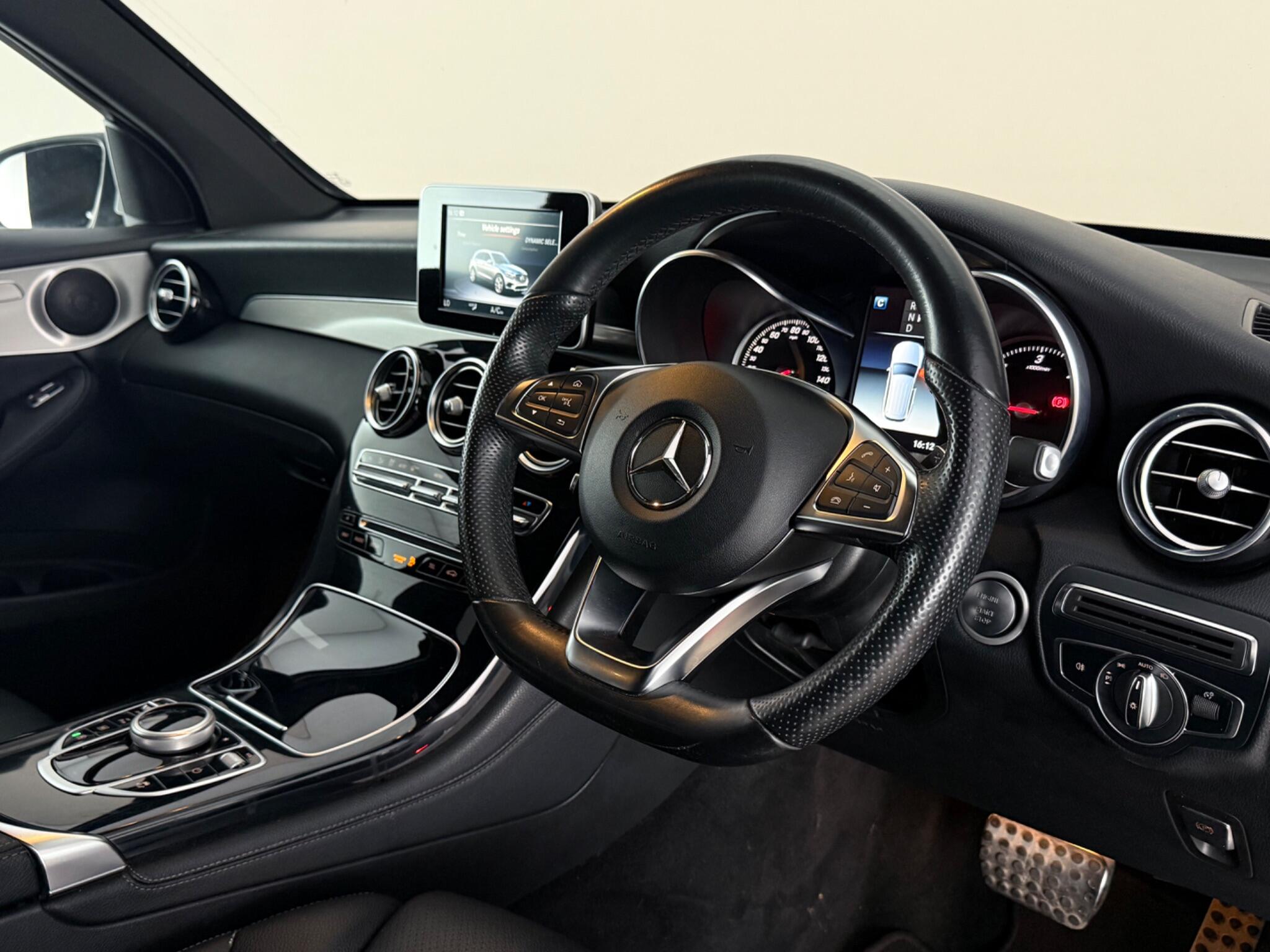 Mercedes-Benz GLC view 25