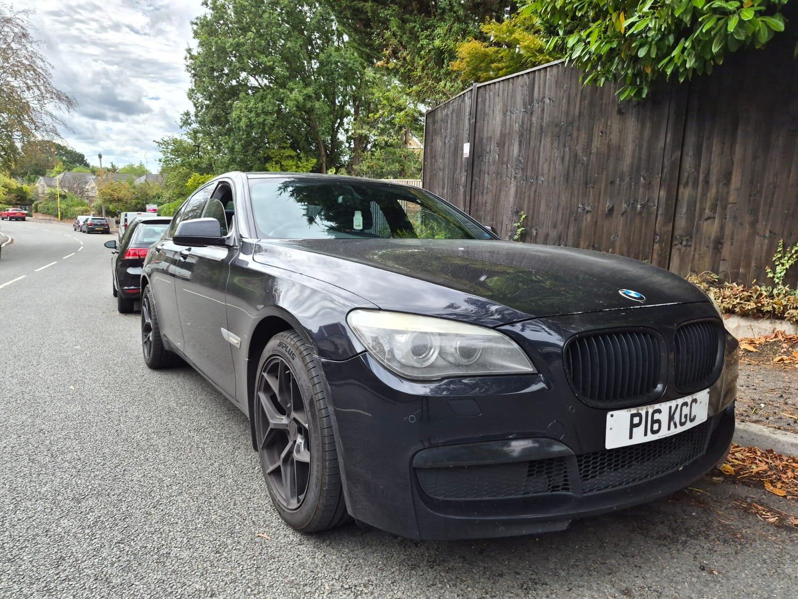 BMW 7 Series view 3