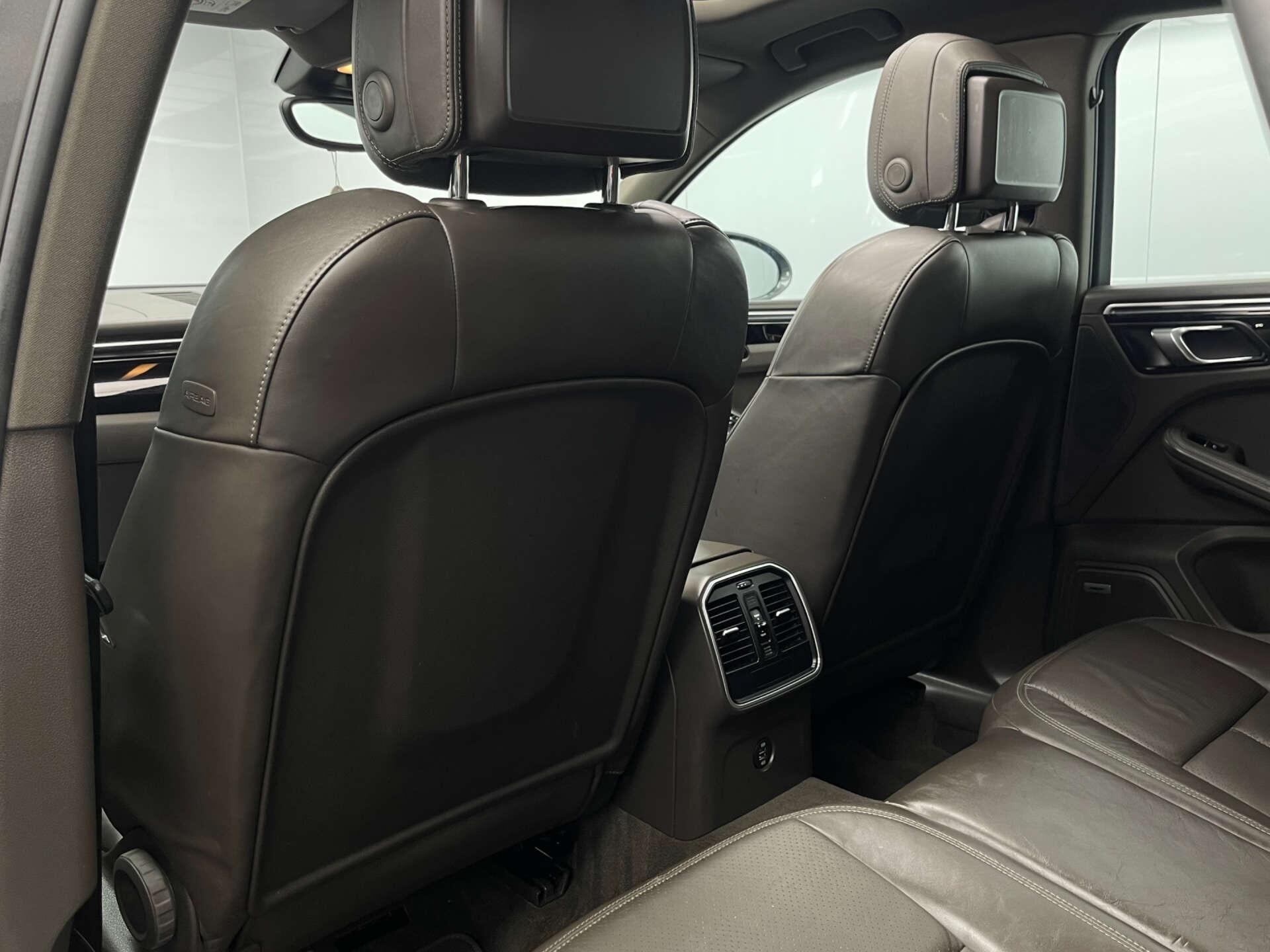 Porsche Macan view 39