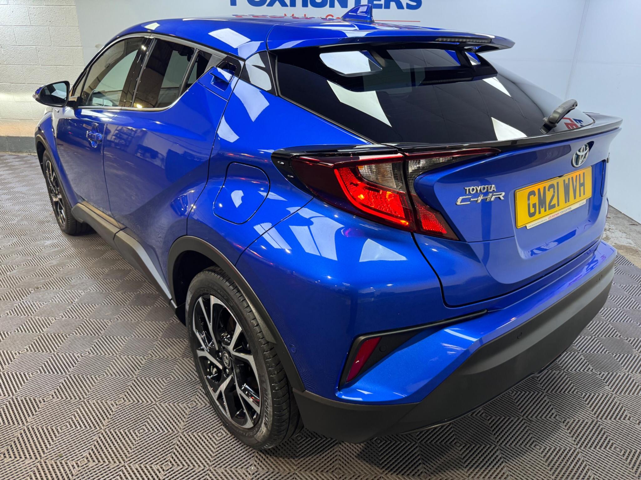Toyota C-HR view 26