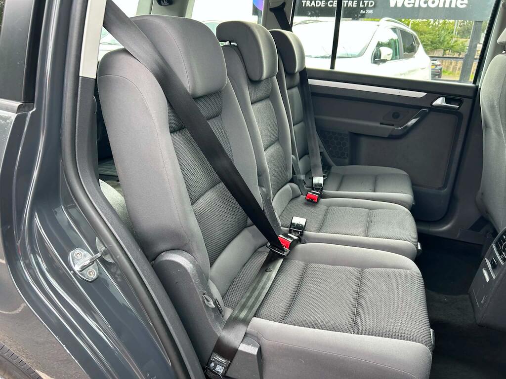 Volkswagen Touran view 13