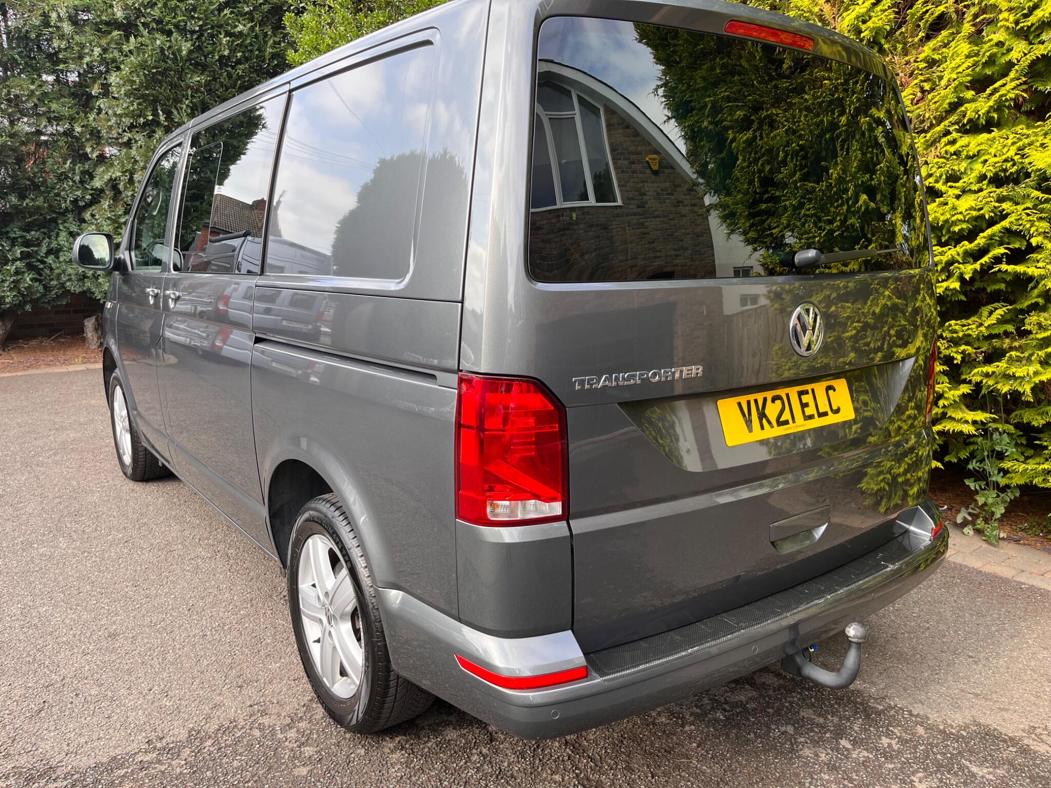 Volkswagen Transporter view 12
