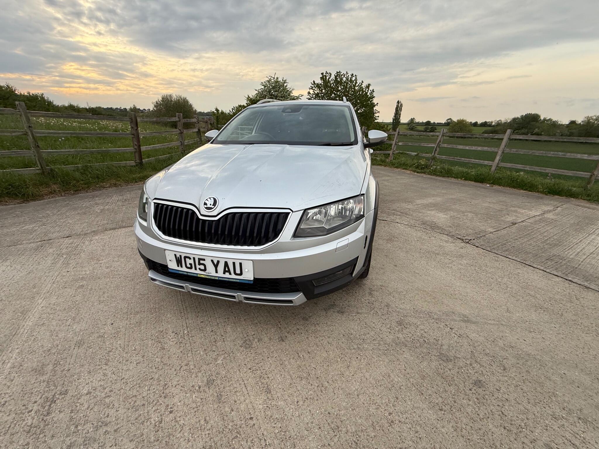 Skoda Octavia 2.0 TDI Scout 4WD Euro 6 (s/s) 5dr — photo 25 of 50