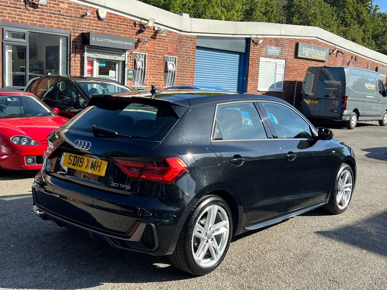 Audi A1 view 4