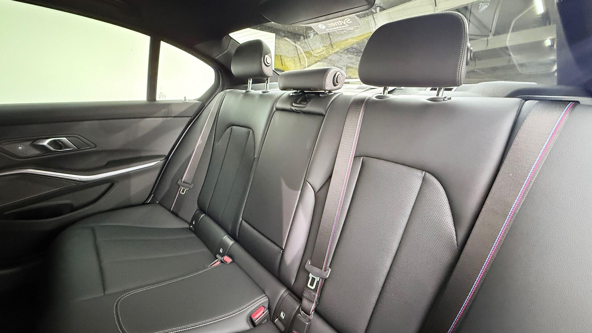 BMW 3 Series view 12