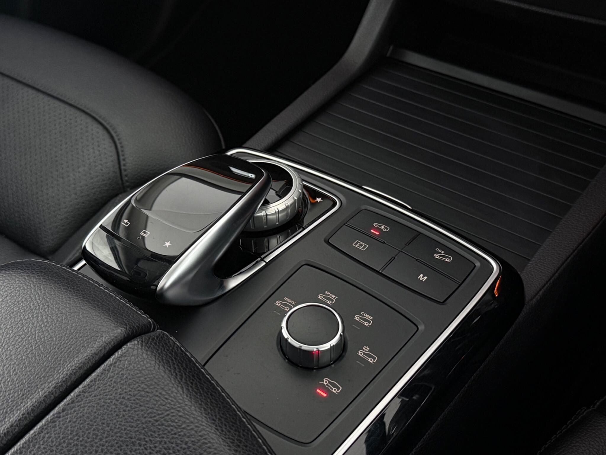 Mercedes-Benz GLE view 23