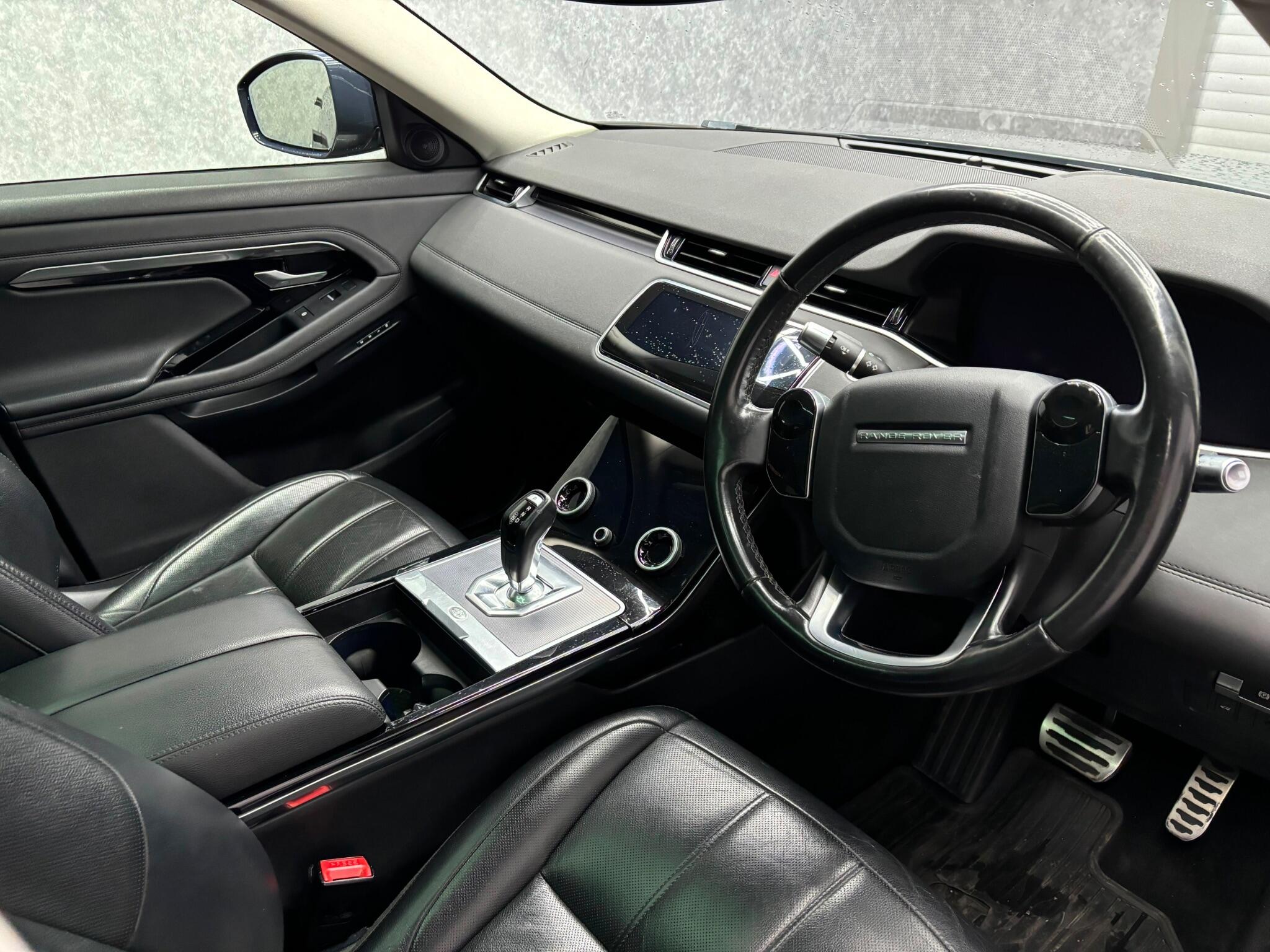 Land Rover Range Rover Evoque view 2