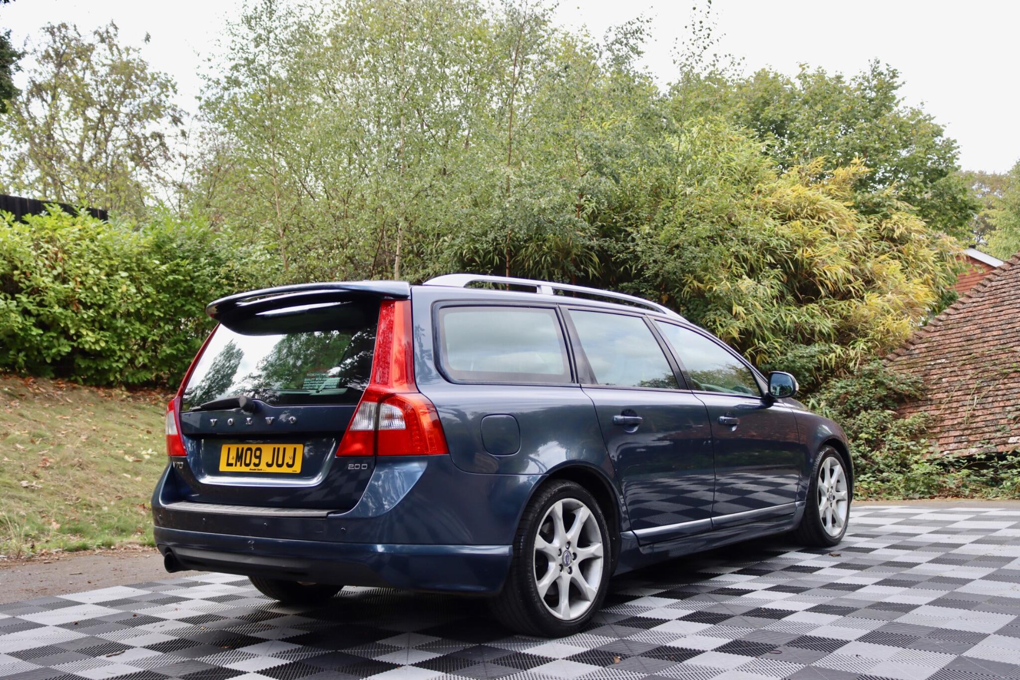 Volvo V70 view 23