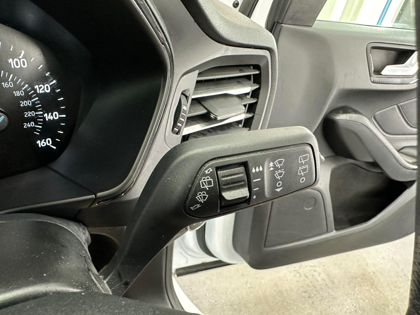 Ford Focus view 46