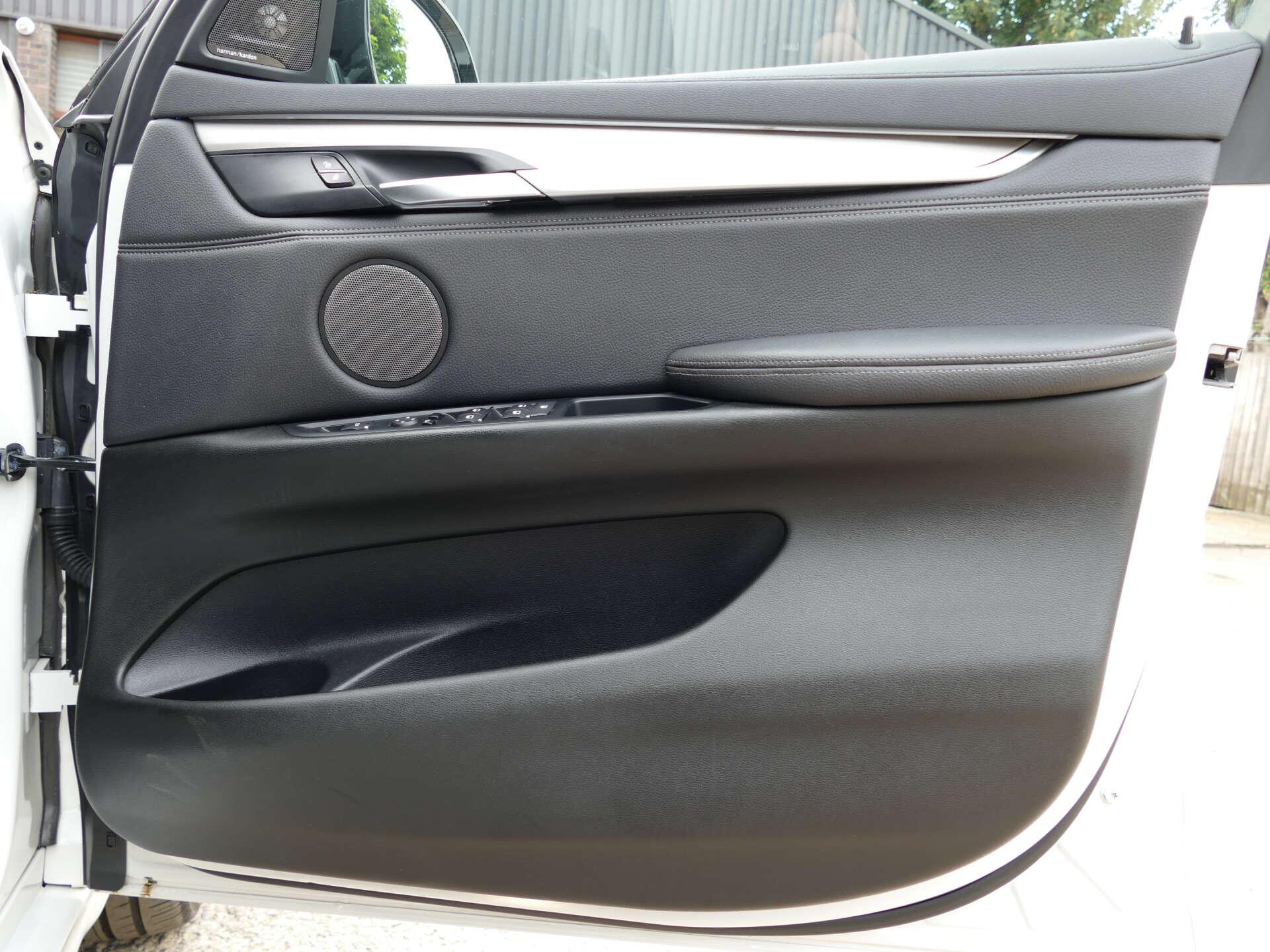 BMW X6 view 45