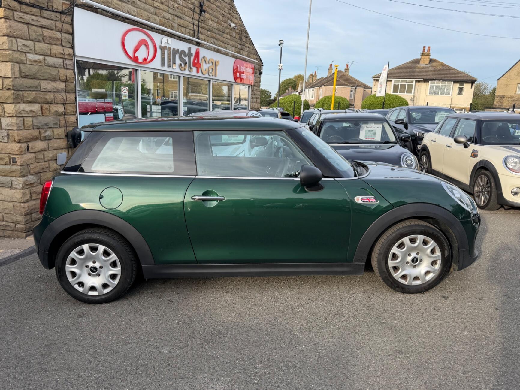 Mini Hatch view 9