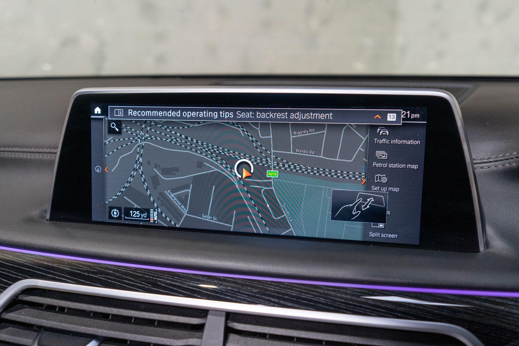 BMW 7 Series view 22