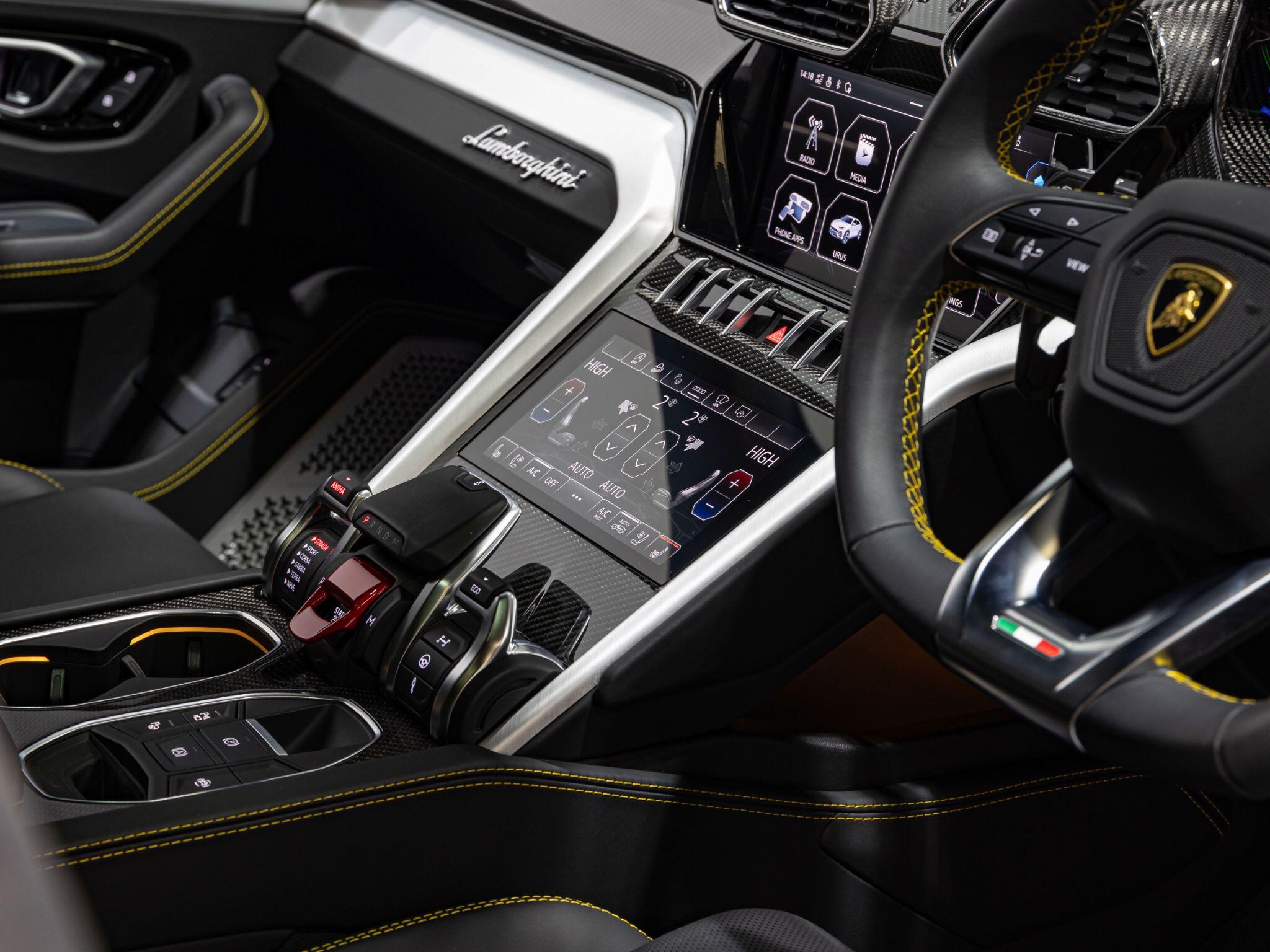 Lamborghini Urus view 26