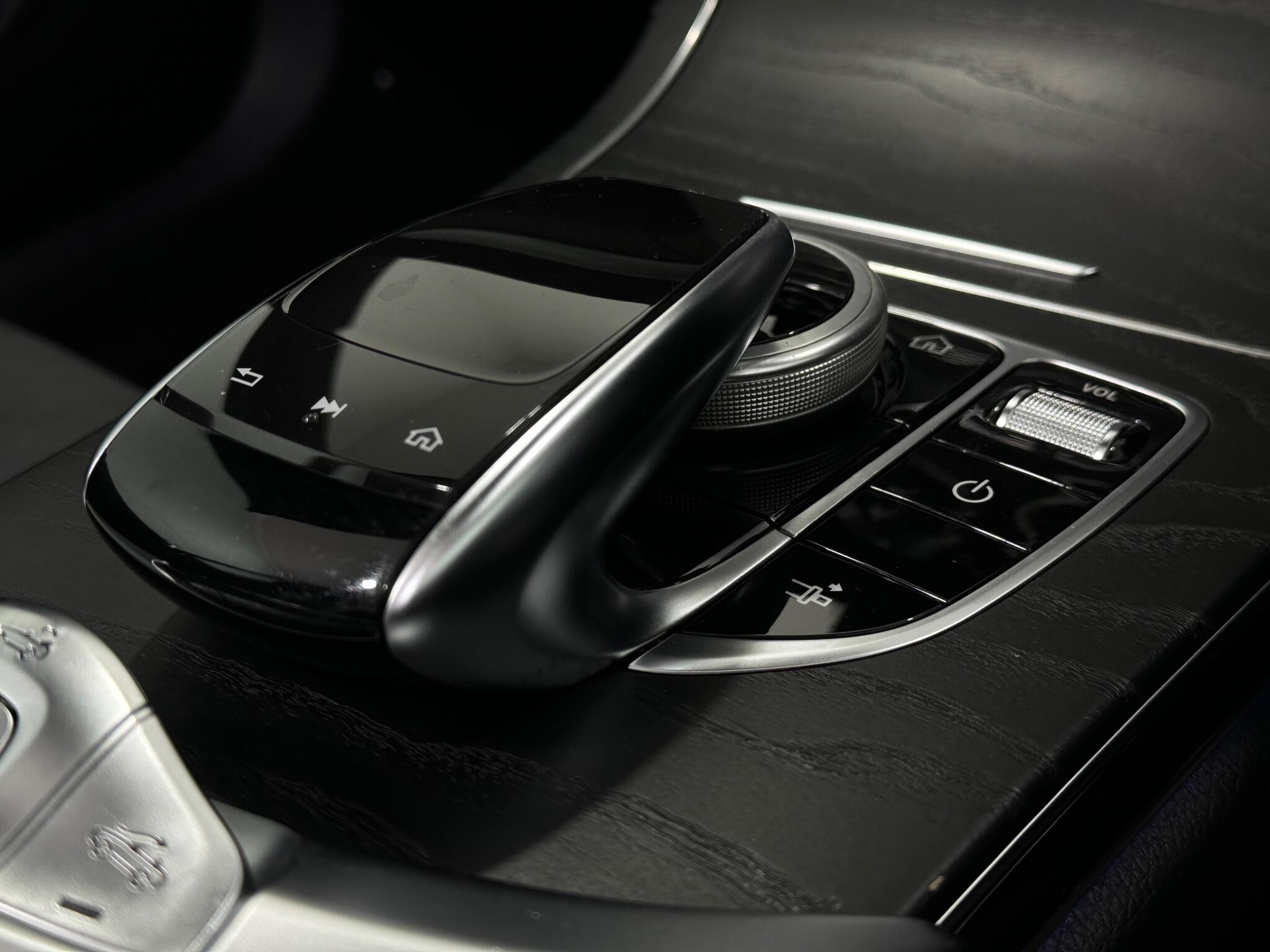 Mercedes-Benz C Class view 22