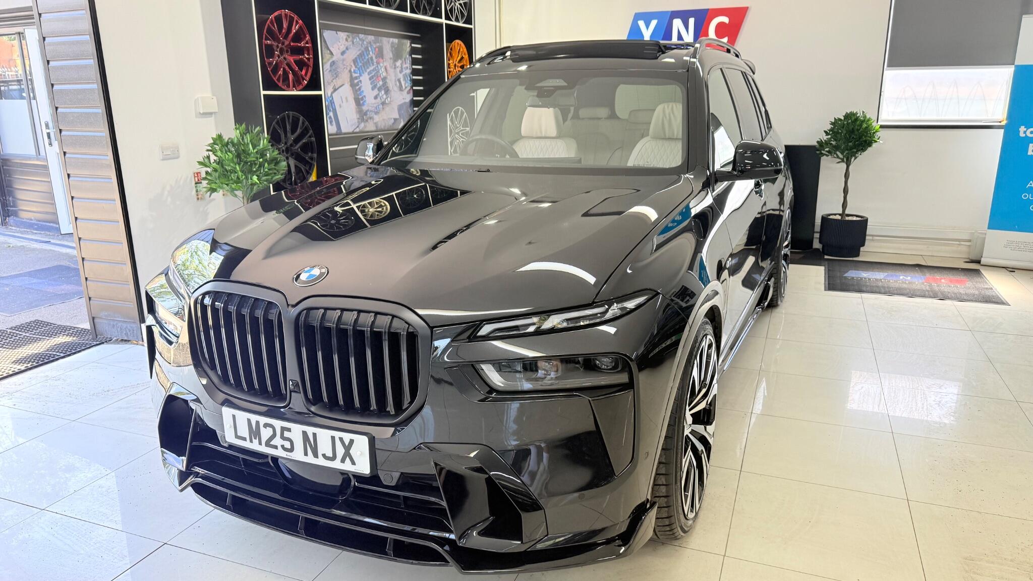 BMW X7 view 74
