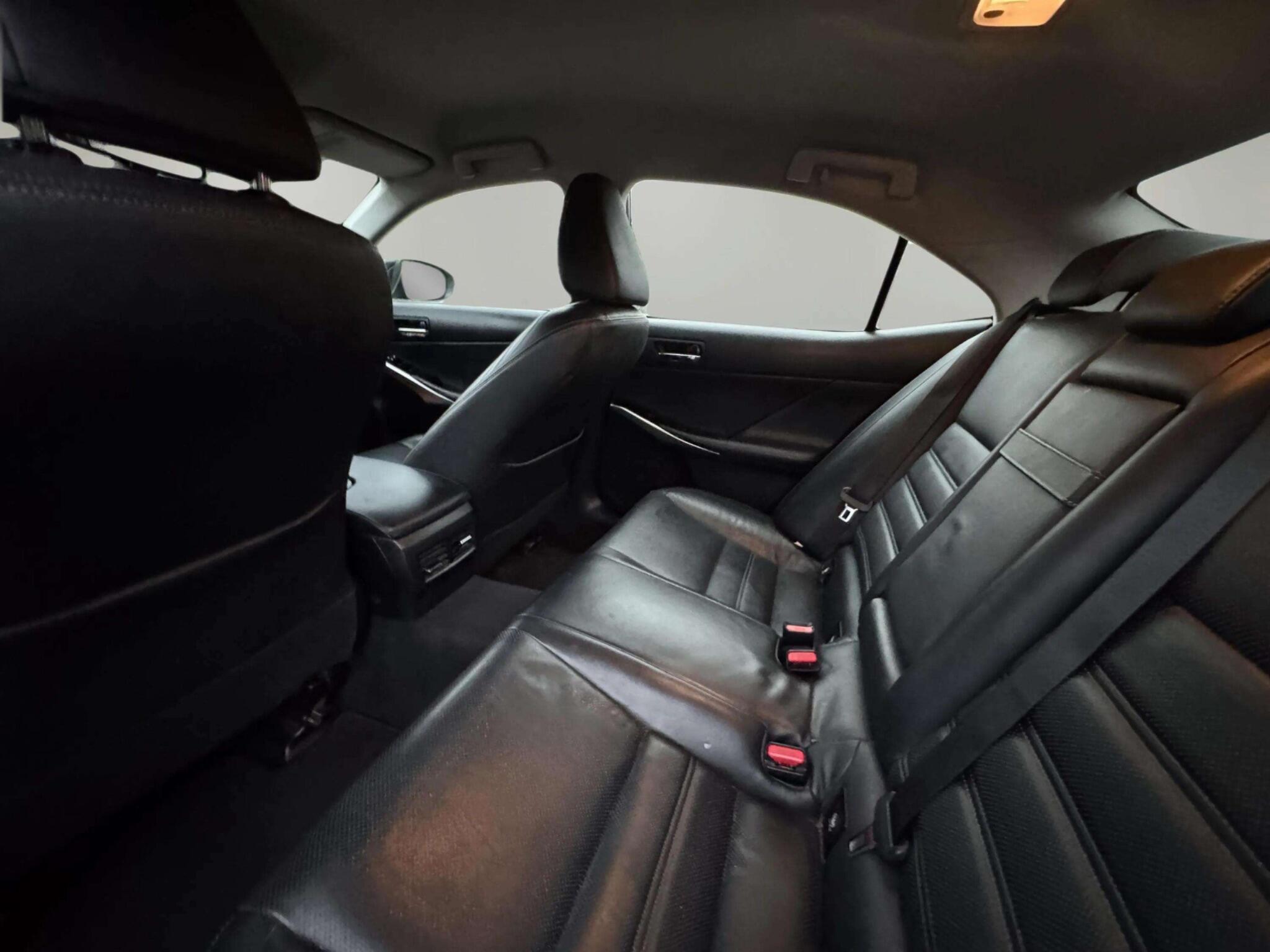 Lexus Is view 38
