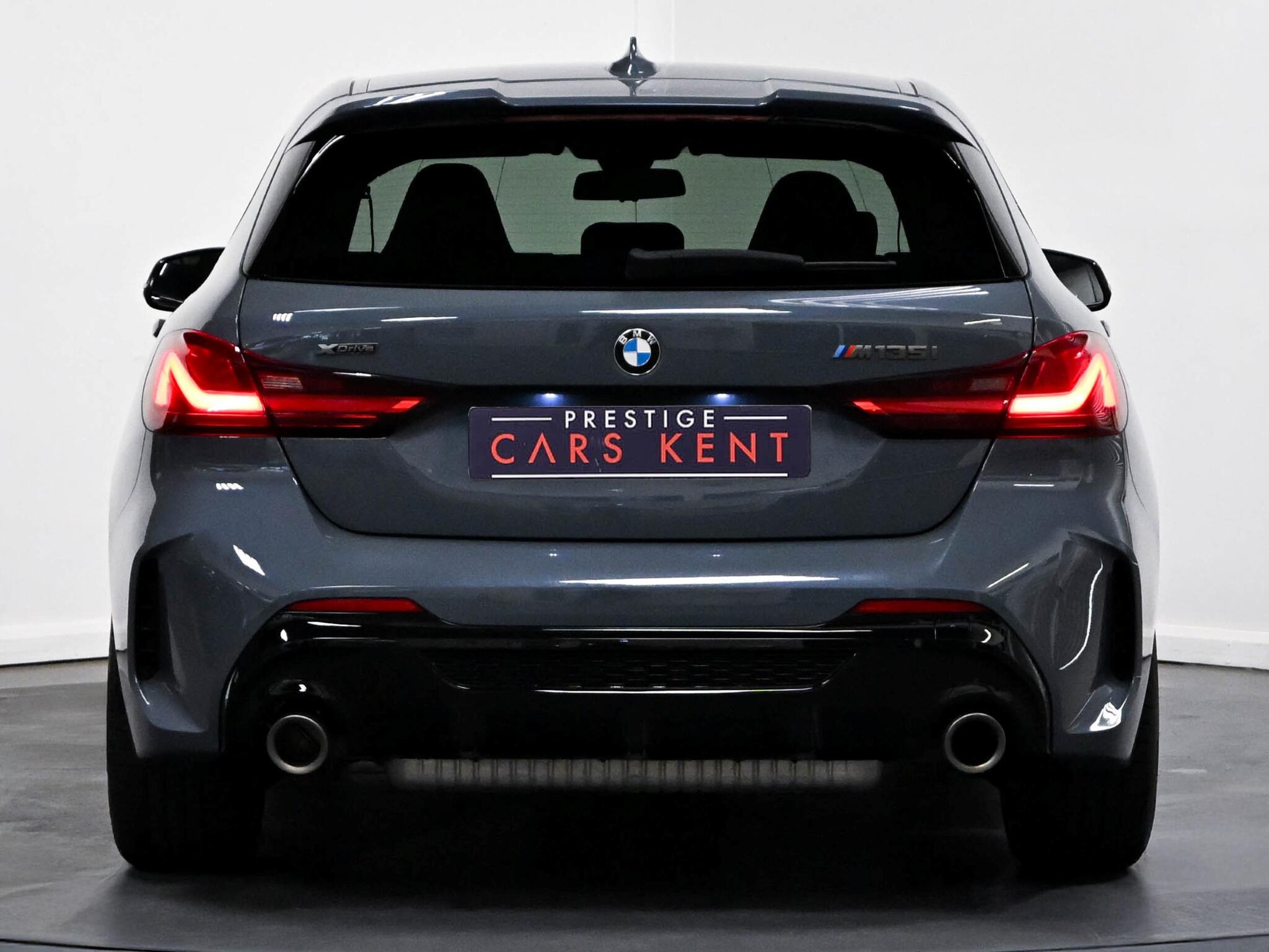 BMW 1 Series view 16