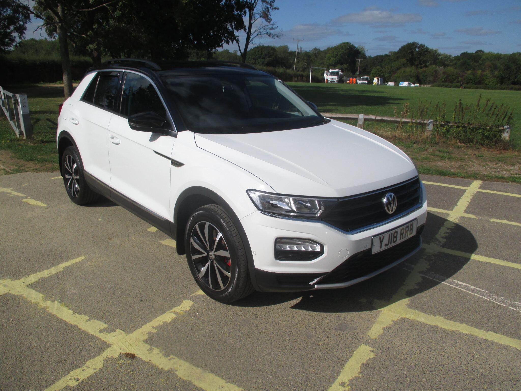 Volkswagen T-Roc view 5