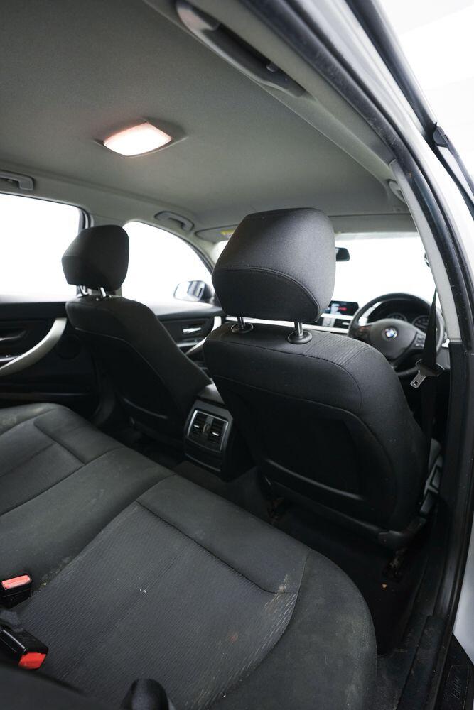 BMW 3 Series view 13