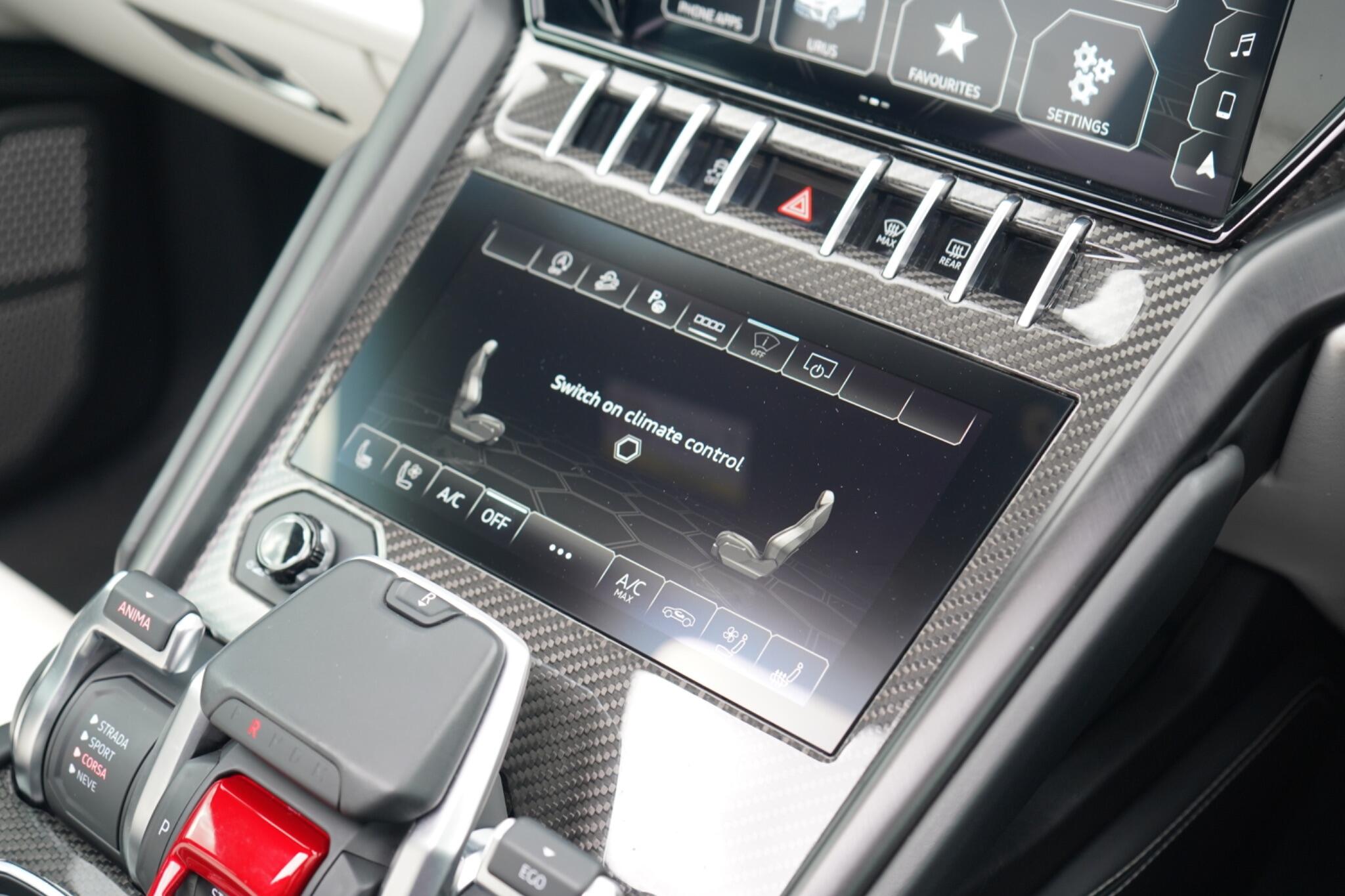 Lamborghini Urus view 39