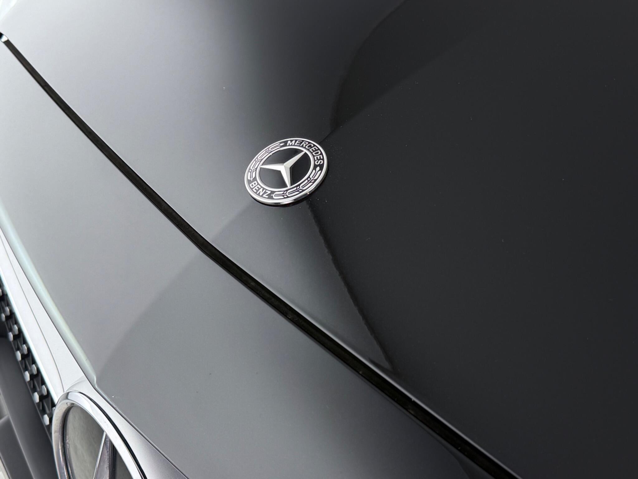 Mercedes-Benz C-Class view 4