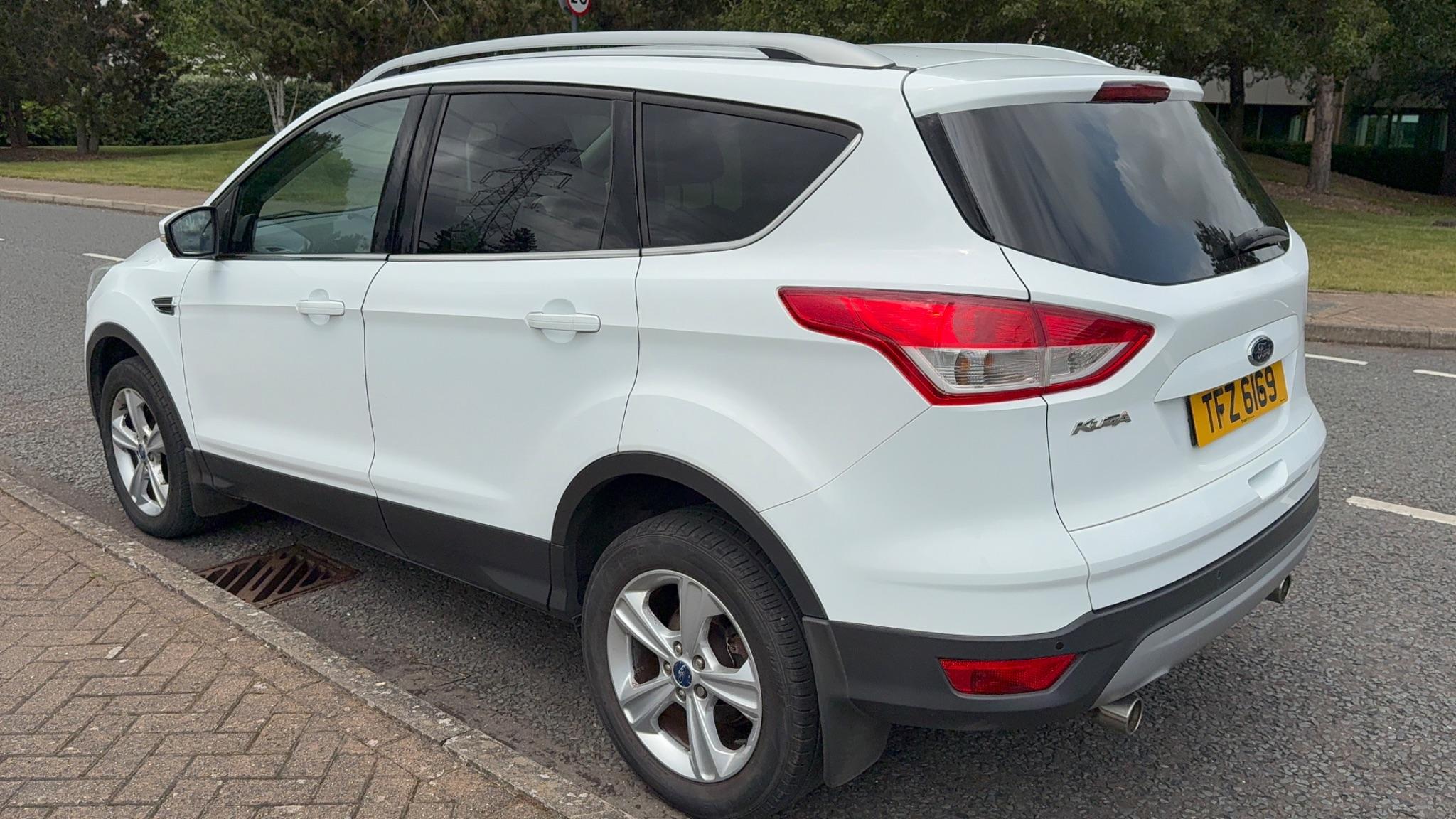 2014 Ford Kuga 2.0 TDCi Zetec AWD Euro 5 5dr • 87,800 miles image 11