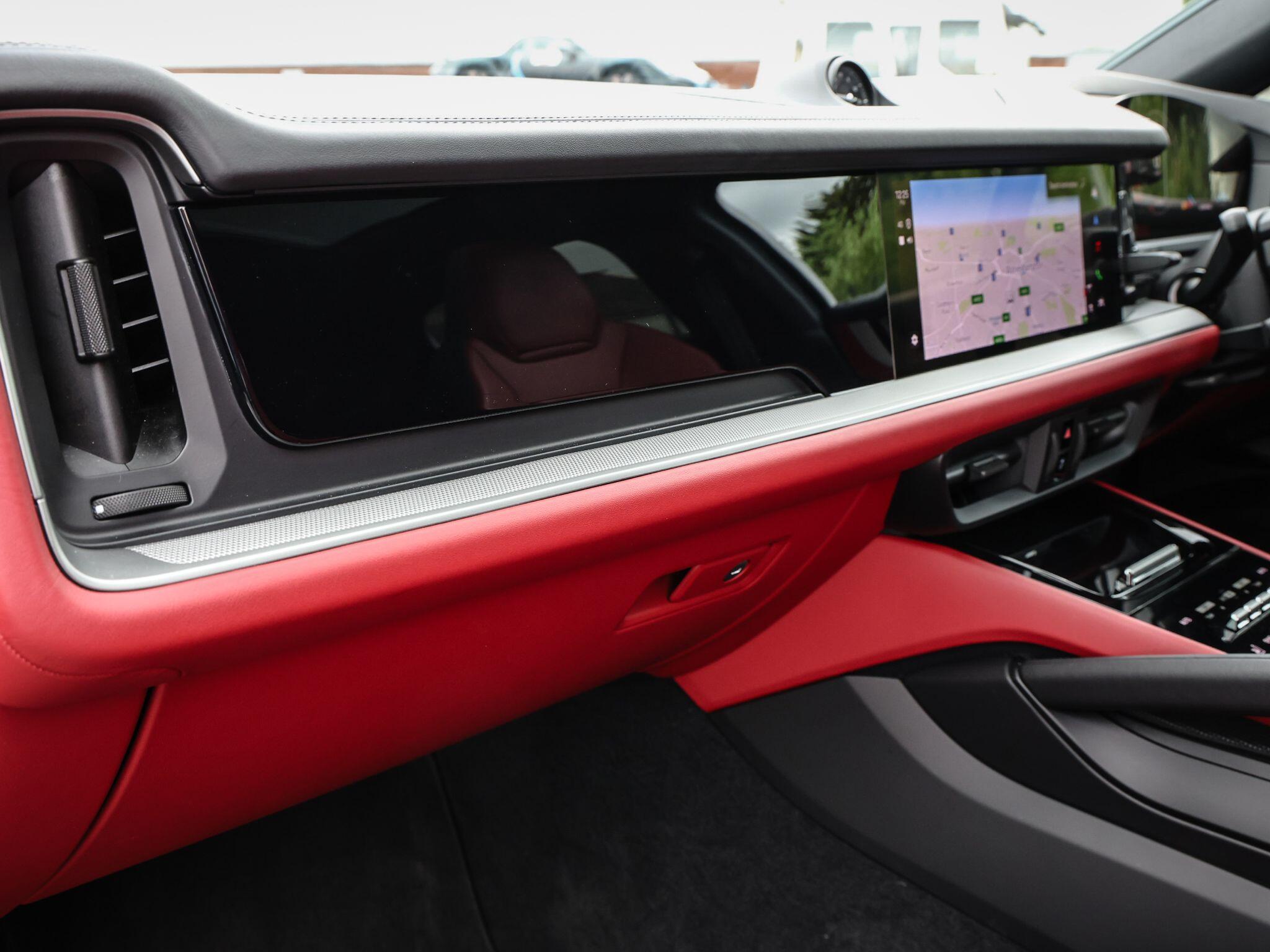 Porsche Cayenne view 56