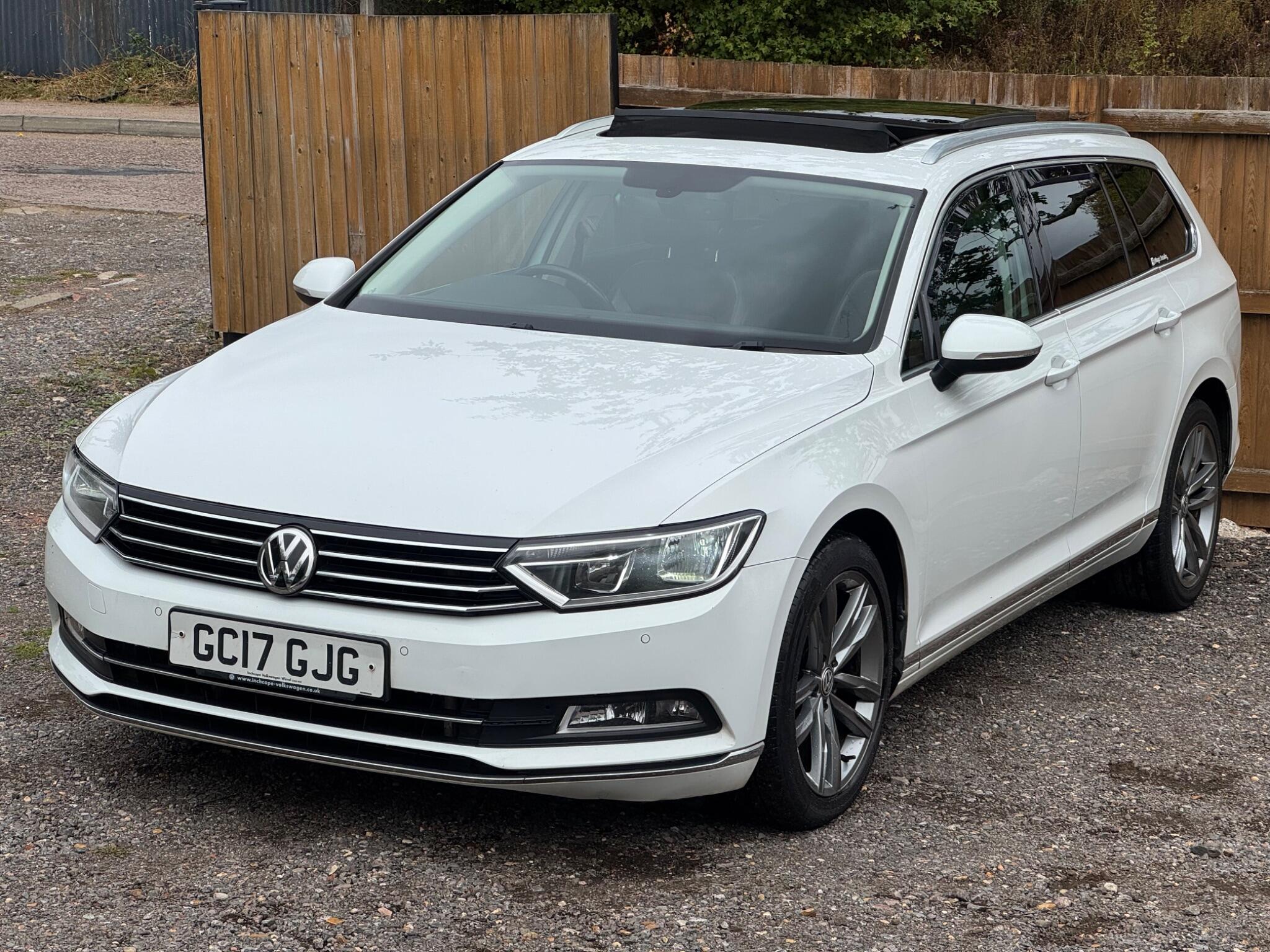 Volkswagen Passat view 6
