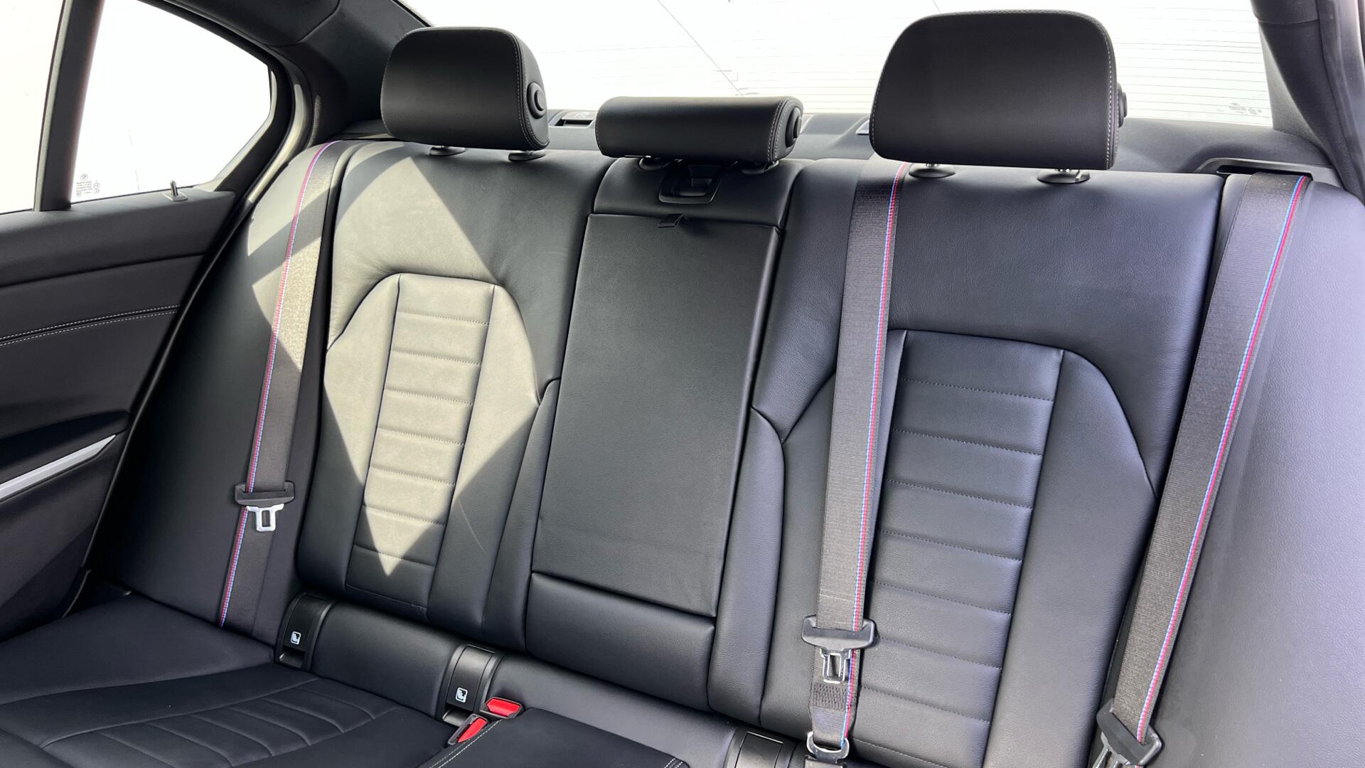 BMW 3 Series view 13