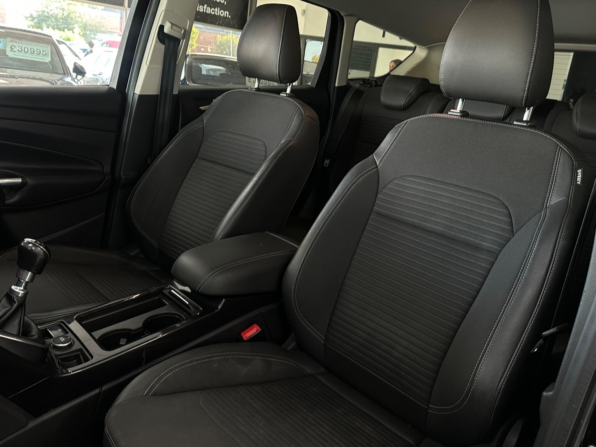 Ford Kuga view 31