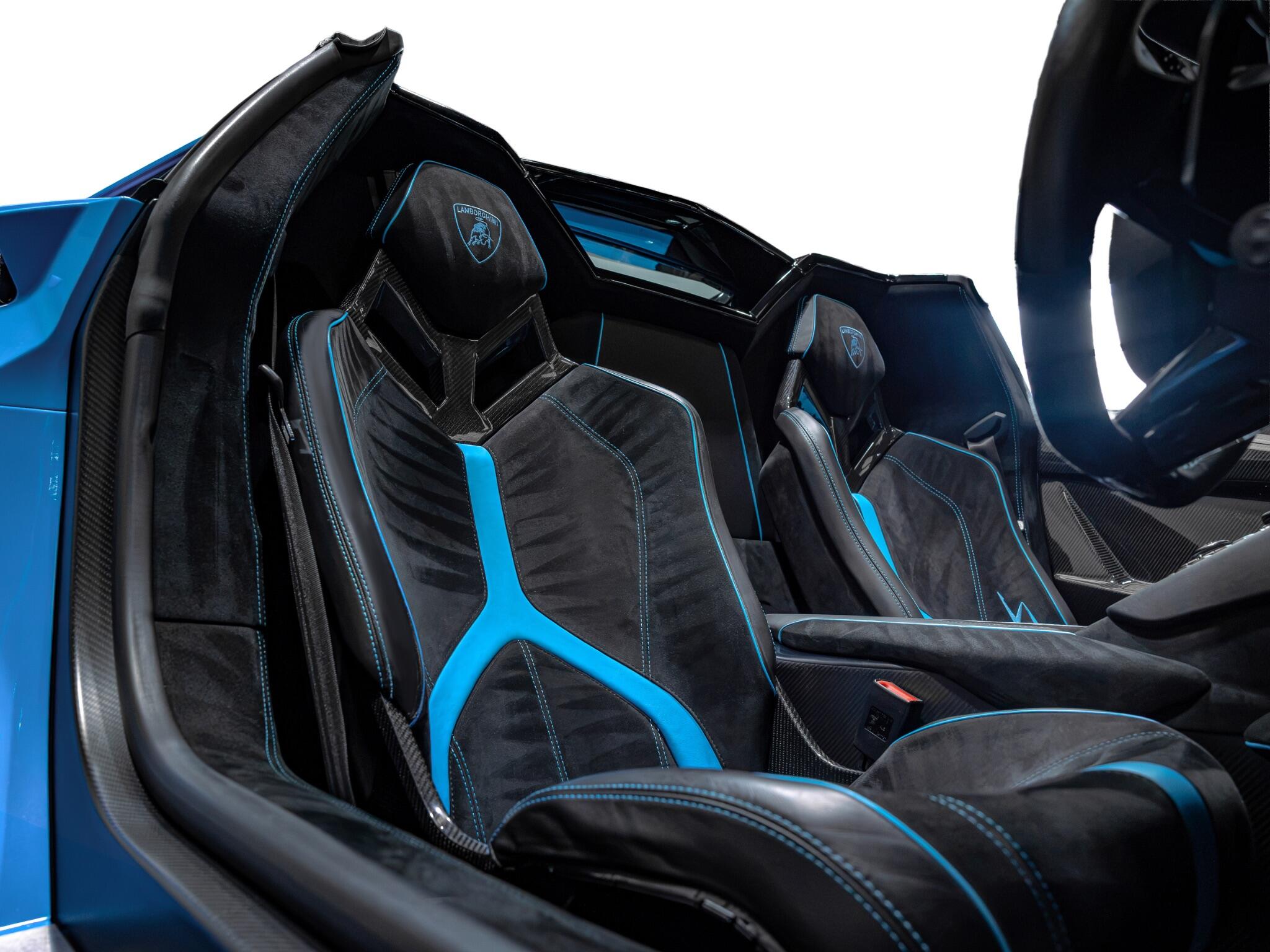 Lamborghini Aventador view 32