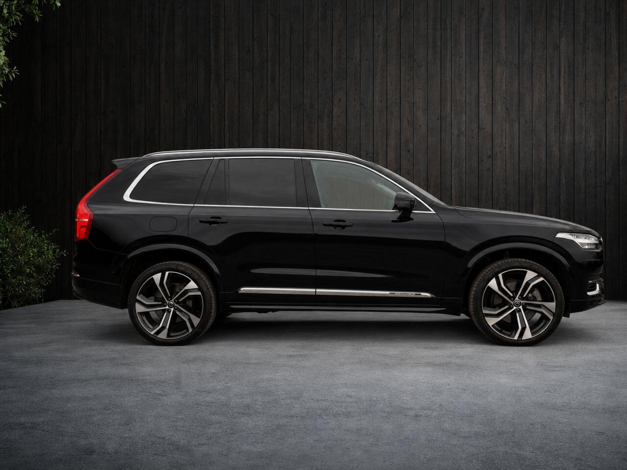 Volvo XC90 view 7