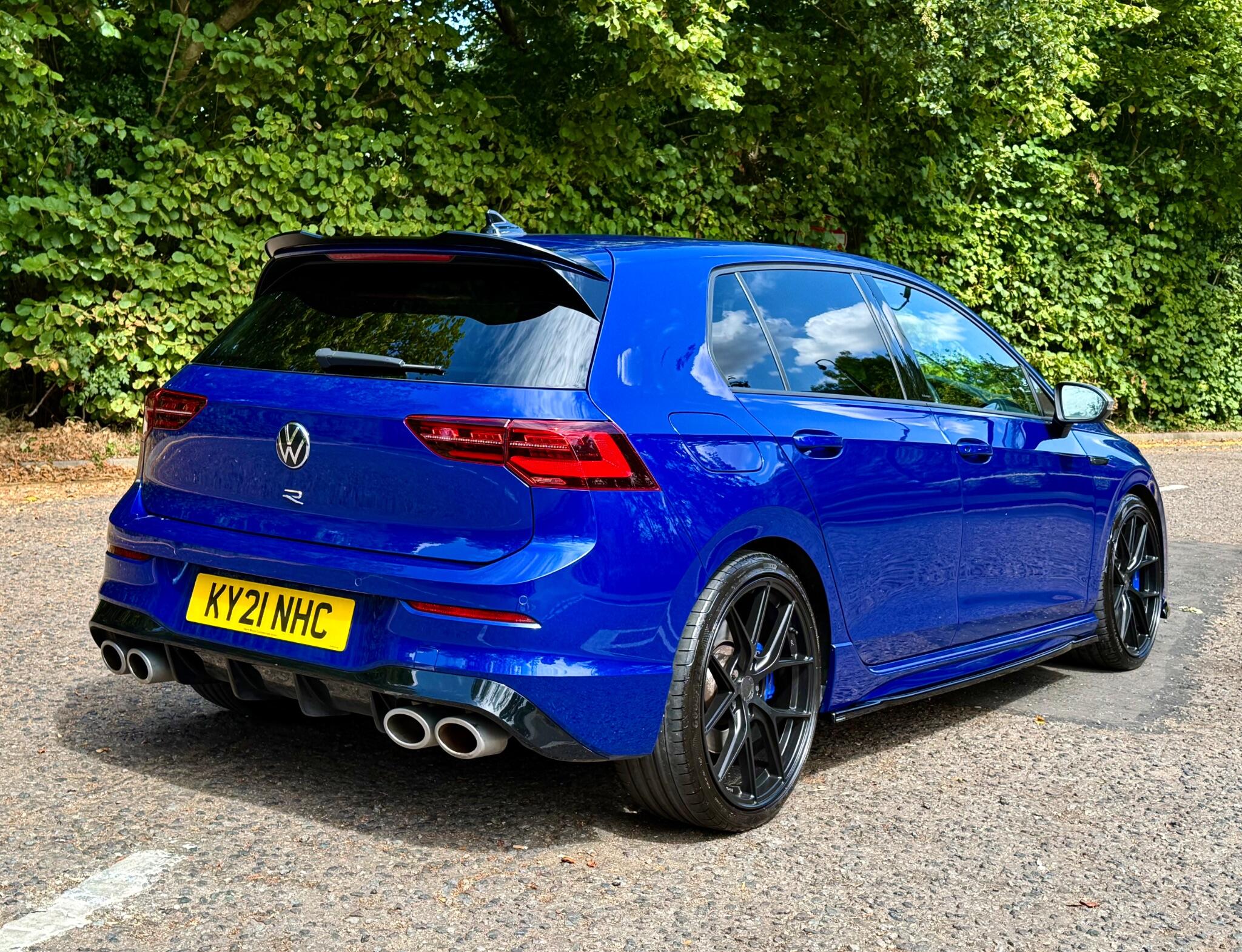 Volkswagen Golf view 3