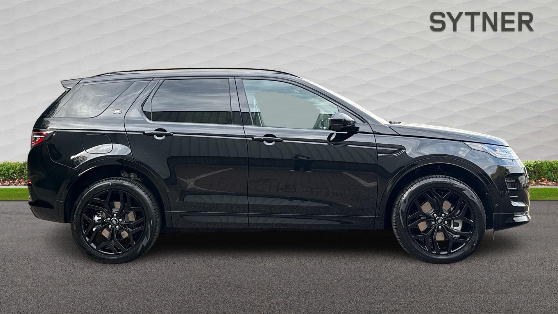 Land Rover Discovery Sport view 5